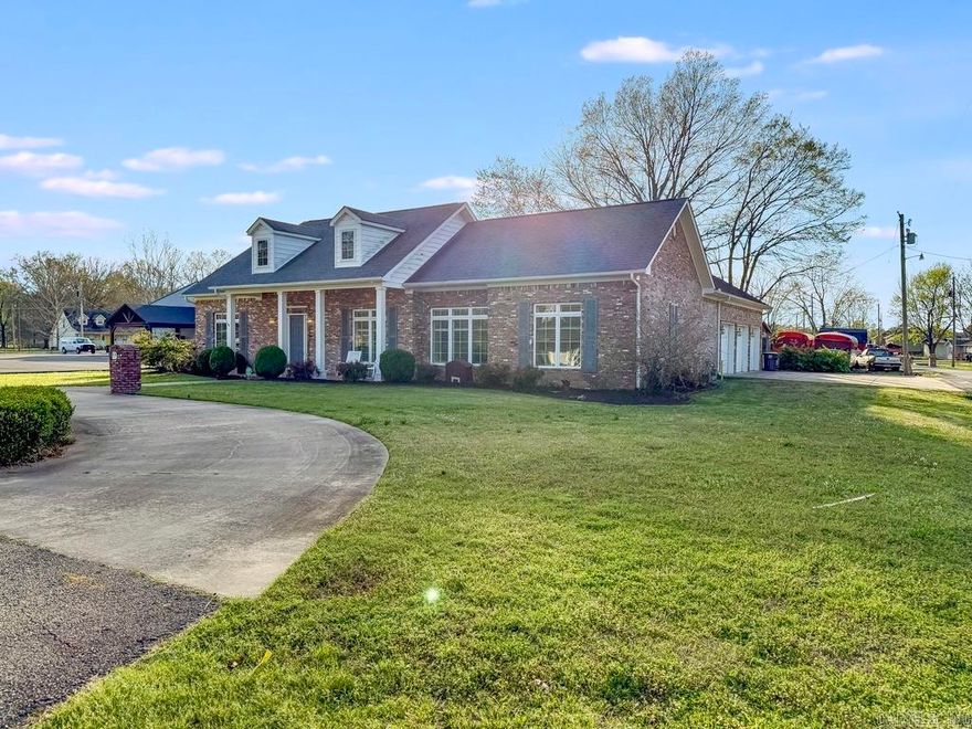 12 FOOT CEILINGS THROUGHOUT THE DWELLING , HEATED TILE FLOORS IN THE BATHROOMS , PLANTATION SHUTTERS INSIDE  THIS IS  A BEAUTIFUL DWELLING ACTUALLY BREATH TAKING  THE THREE CAR GARAGE HAS 1000 SQ FEET  AND HAS ITS OWN HEATING AND COOLING UNIT