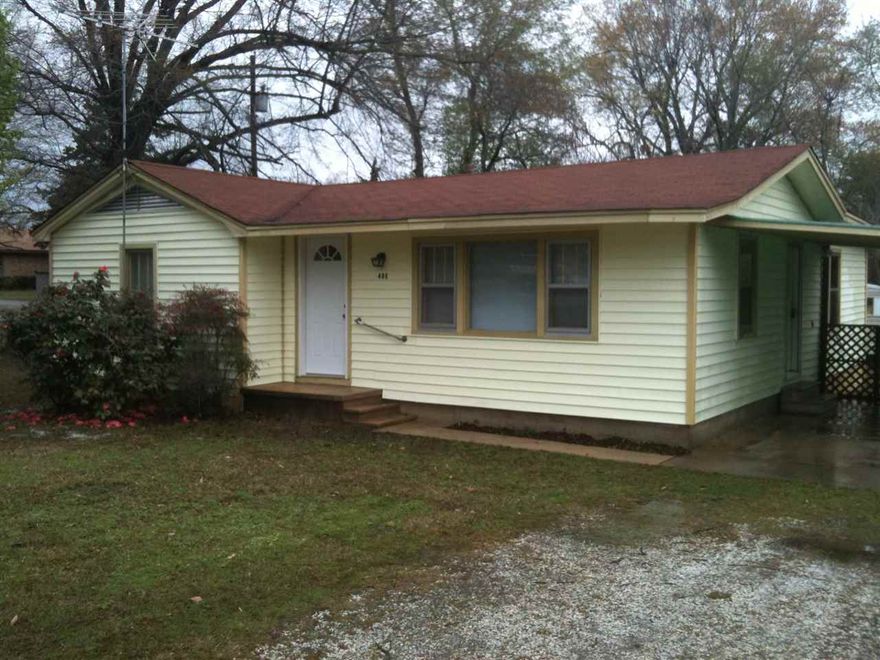 WHSD - 2 bedroom/2bath - Appliances Furnished - Utilities NOT Furnished - Fenced yard - Close To The City Park