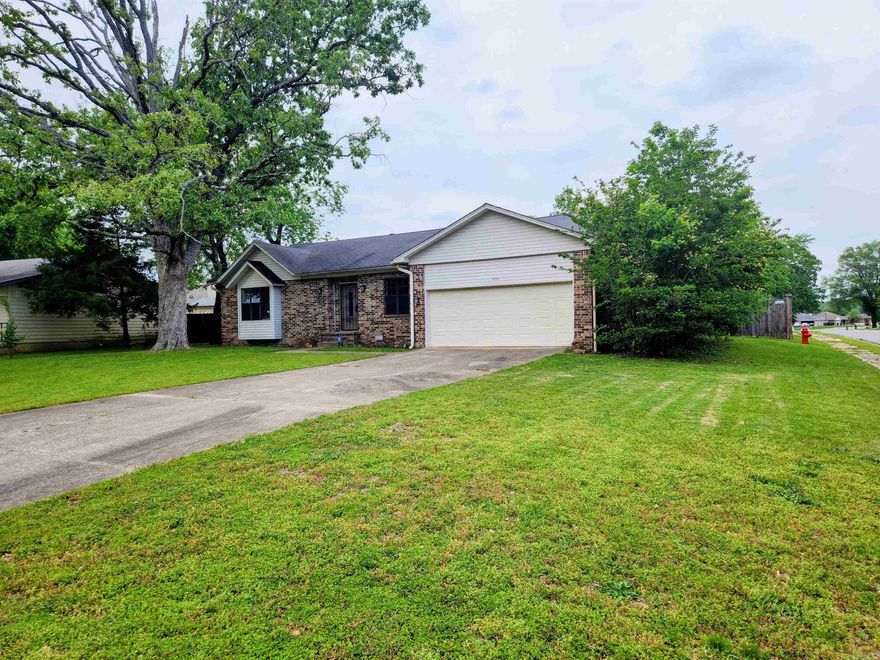 This beauty sits on a LARGE CORNER LOT (.31 ACRES), has a INGROUND POOL W/NEW LINER, SAND FILTER, PUMP, SOLAR POWERED WATER SKIMMER & WIRELESS POOL VACUUMM ROBOT..MAKING POOL AUTOMATION A BREEZE!! JUST TOSS THE BOT & GO! TOTALLY UPDATED!! Open & Split Floor plan.. Massive great room w/ 20' Vaulted Ceiling w/Wood Beams & fireplace.. Large Formal dining.. Kitchen has NEW SS Appliances, NEW Granite countertops w/UNDER MOUNT sink & NEW backsplash ..Fresh Paint through out...NEW HVAC... Large Master Suite w/Large walk-in closet, NEW Granite countertop w/under sink & NEW FLOOR TO CEILING tile Shower...Secondary beds are OVERSIZED as well! Secondary Bath has NEW granite counter tops w/under mount sink & NEW TUB TO CEILING Tile Tub ***COME PICK COLOR OF NEW ROOF***Agents SEE REMARKS***