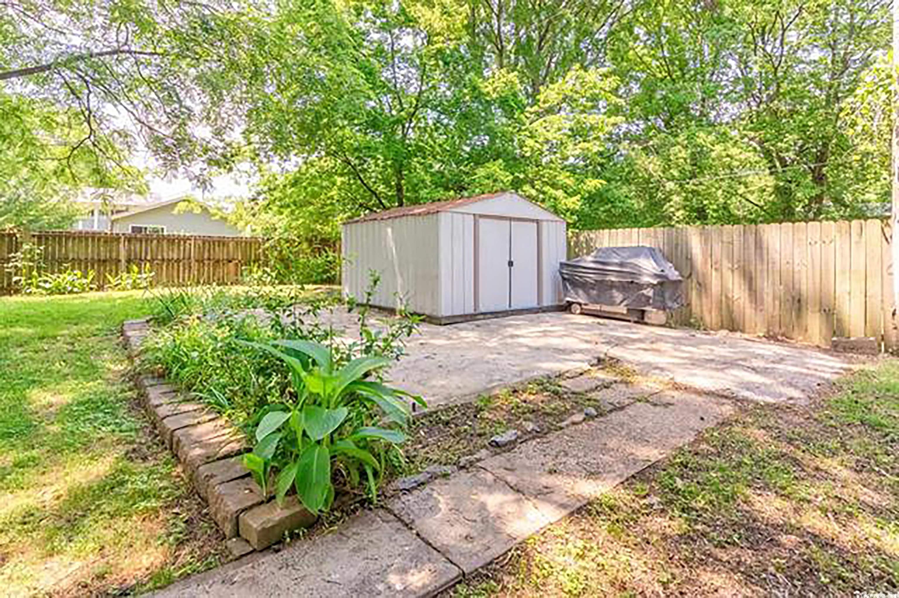 FIELDS - Residential Lease