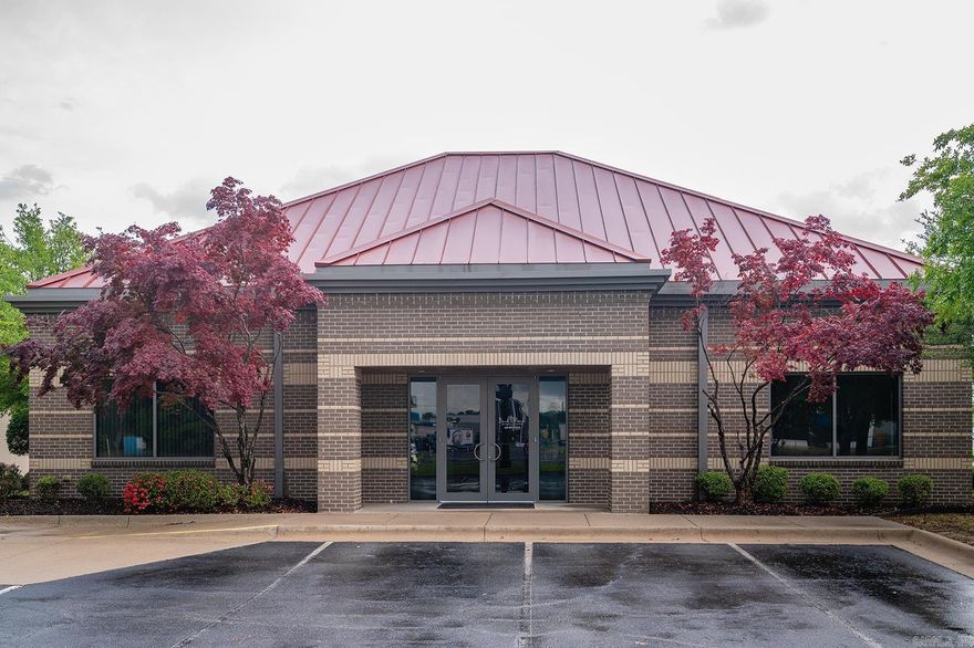 Prime Commercial Opportunity in the Heart of Cabot! Previously home to Bank OZK, this well-maintained building is perfectly suited for a variety of professional uses. Featuring a functional drive-through, multiple teller stations, private offices, a kitchenette, and restrooms, it offers a turnkey setup for financial institutions, medical offices, or business headquarters. Located in a high-traffic area with excellent visibility and accessibility, this property provides convenience for both staff and clients. Don’t miss your chance to invest in one of Cabot’s most desirable commercial locations!