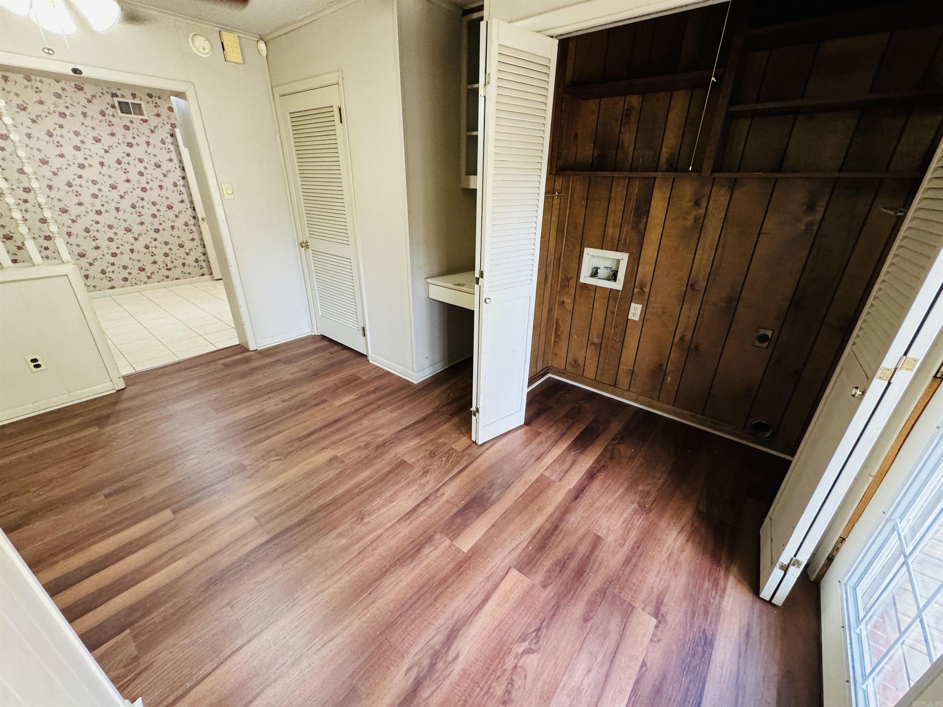 INDIAN HILLS - Residential