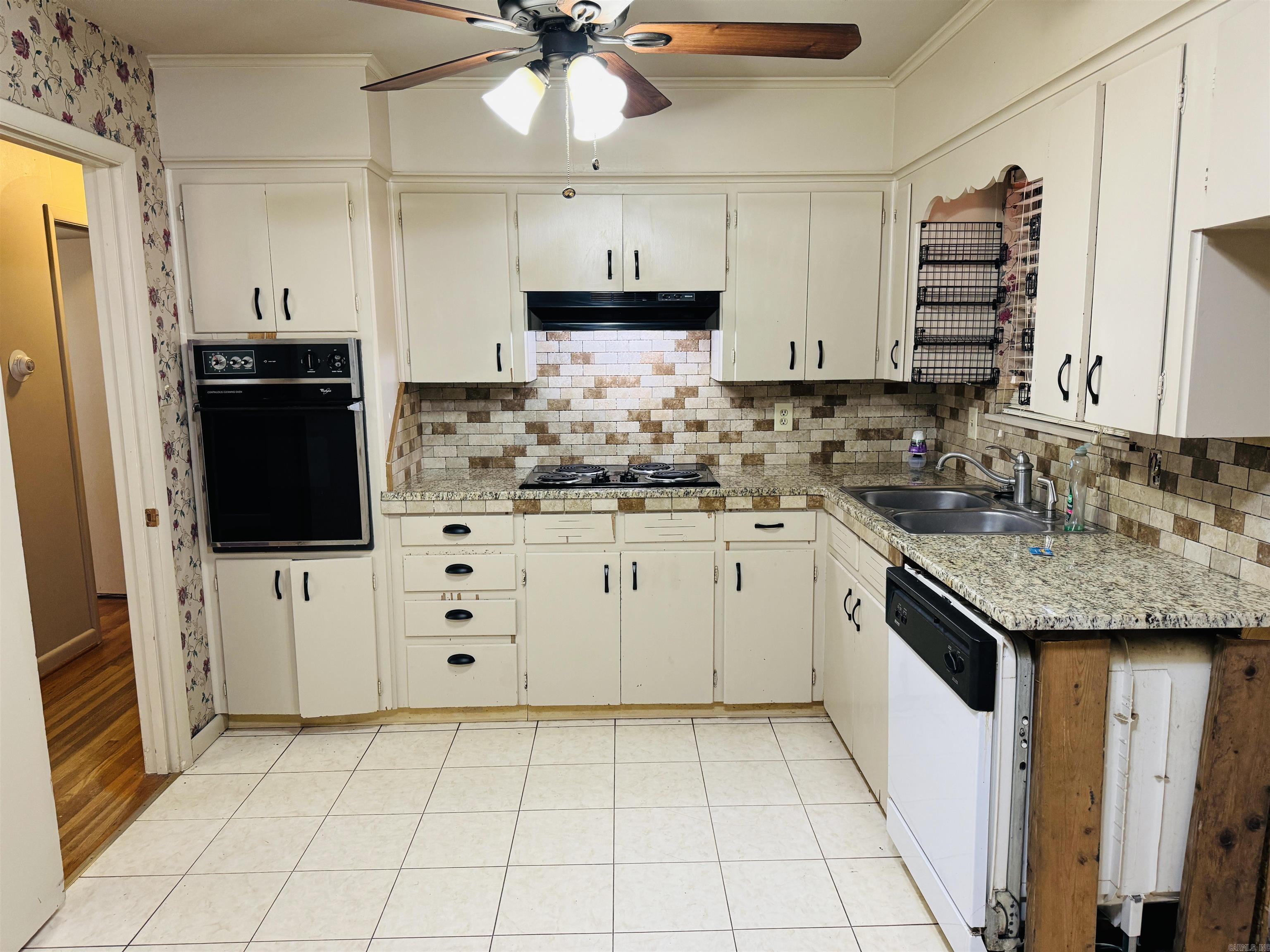 INDIAN HILLS - Residential