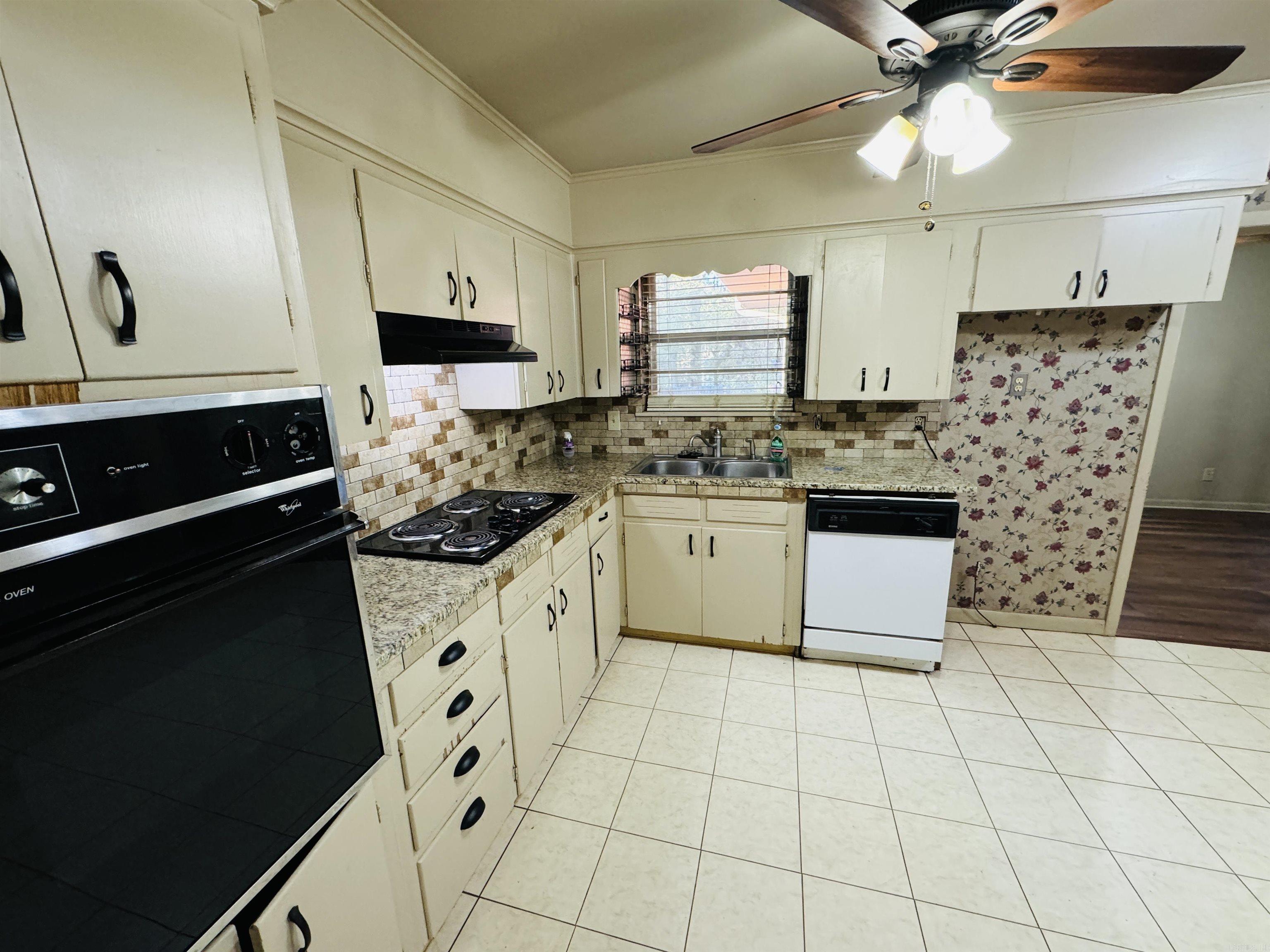 INDIAN HILLS - Residential