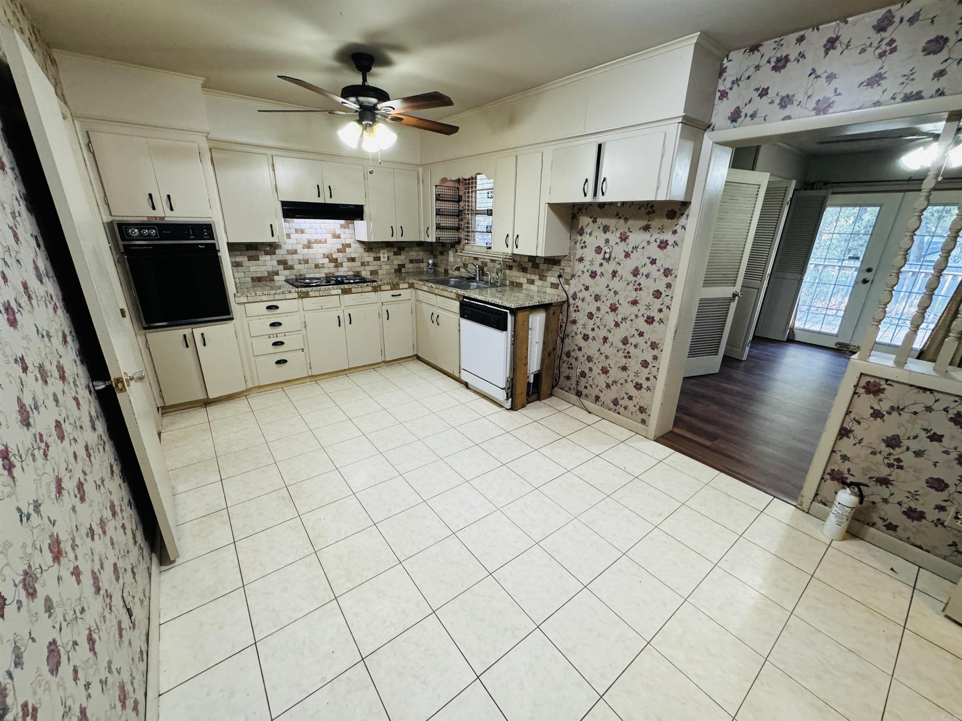 INDIAN HILLS - Residential