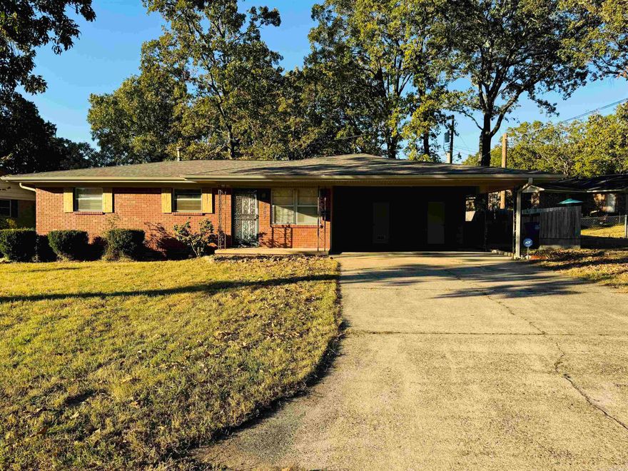 Welcome to 2207 Seminole Trail. A beautiful home located in the heart of North Little Rock. This 3bed 1and 1/2bath home combines charm and convenience in one desirable package. Very efficient use of 1421sqft features formal dining space, walk in pantry, and den with wood burning fireplace. The HVAC and Furnace have been updated. New water heater. Roof installed in 2018. Back yard is fully fenced. This one is move in ready and priced to sell.