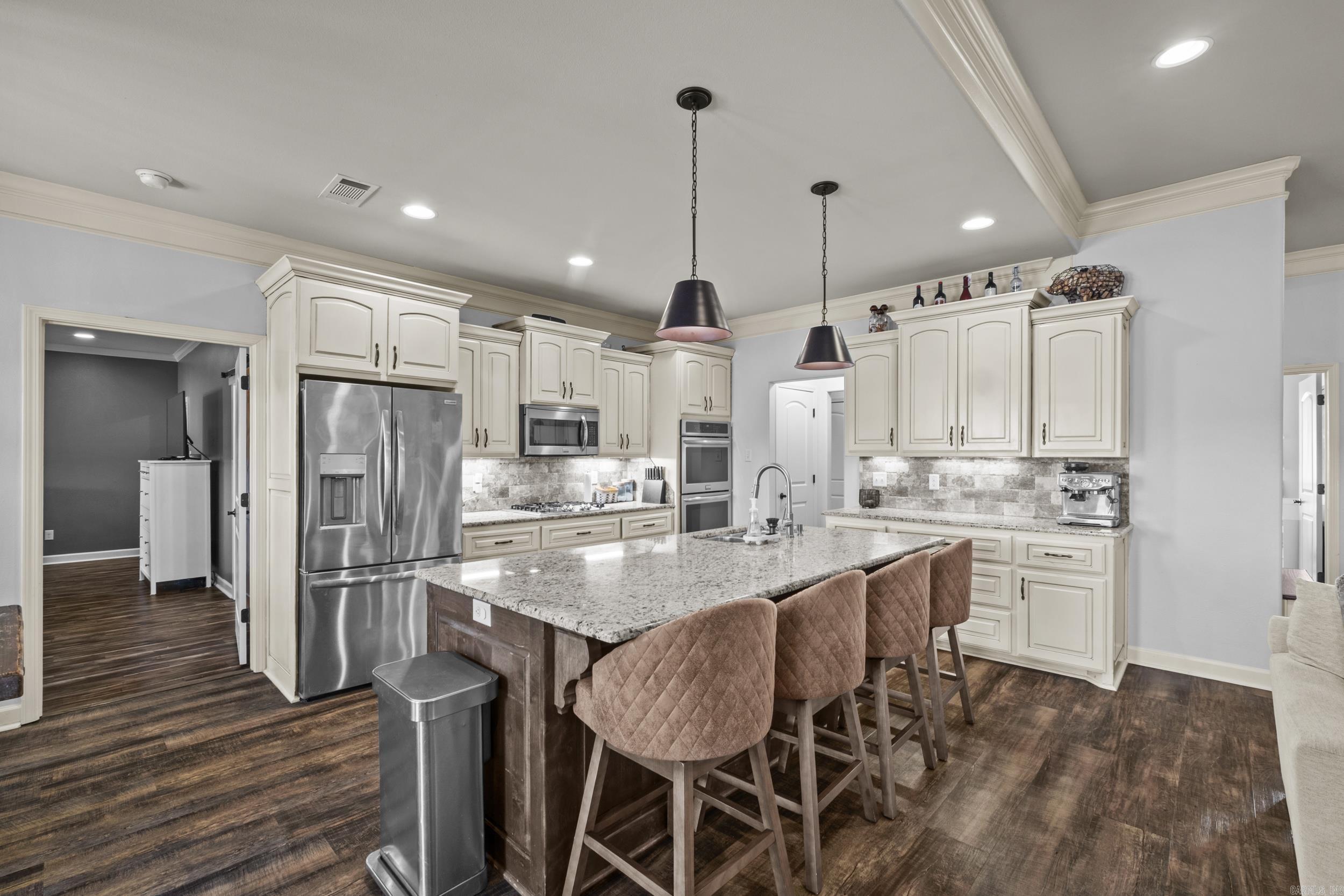 KENSINGTON - Residential