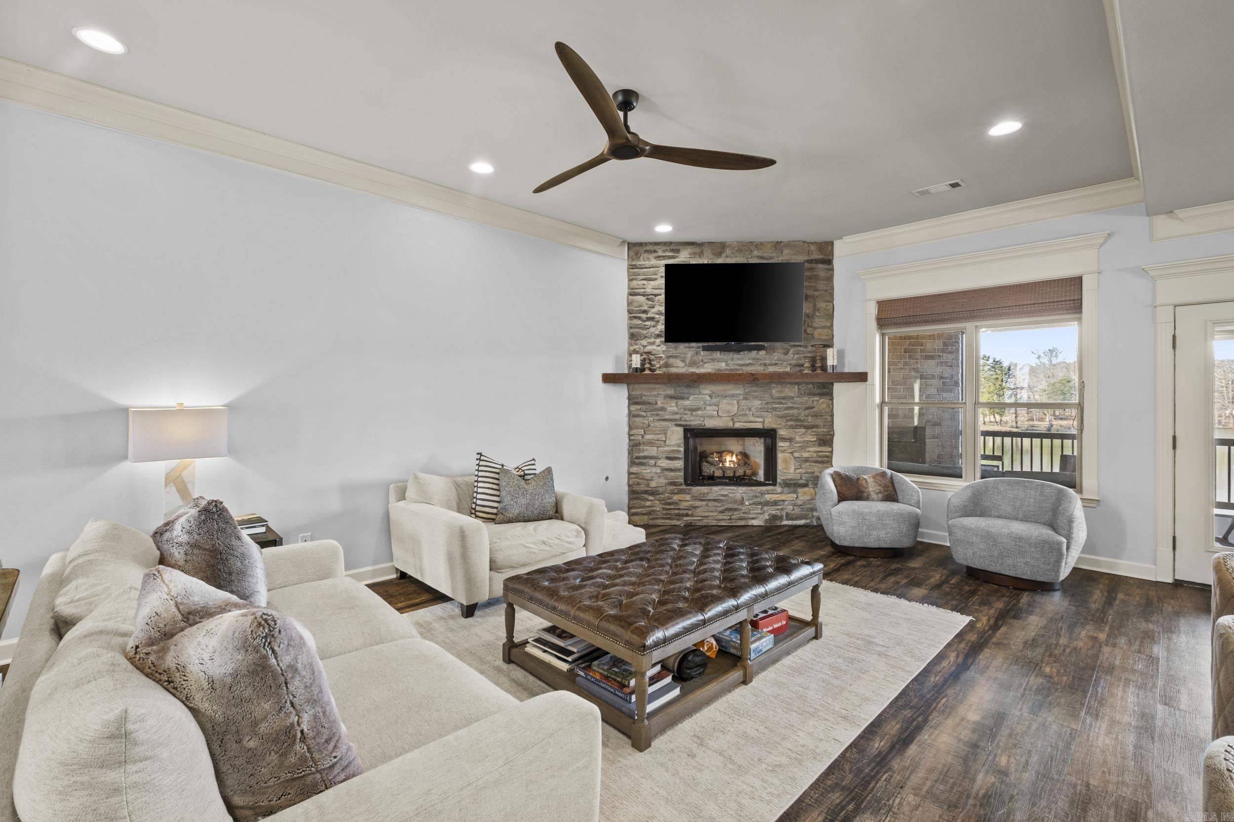 KENSINGTON - Residential