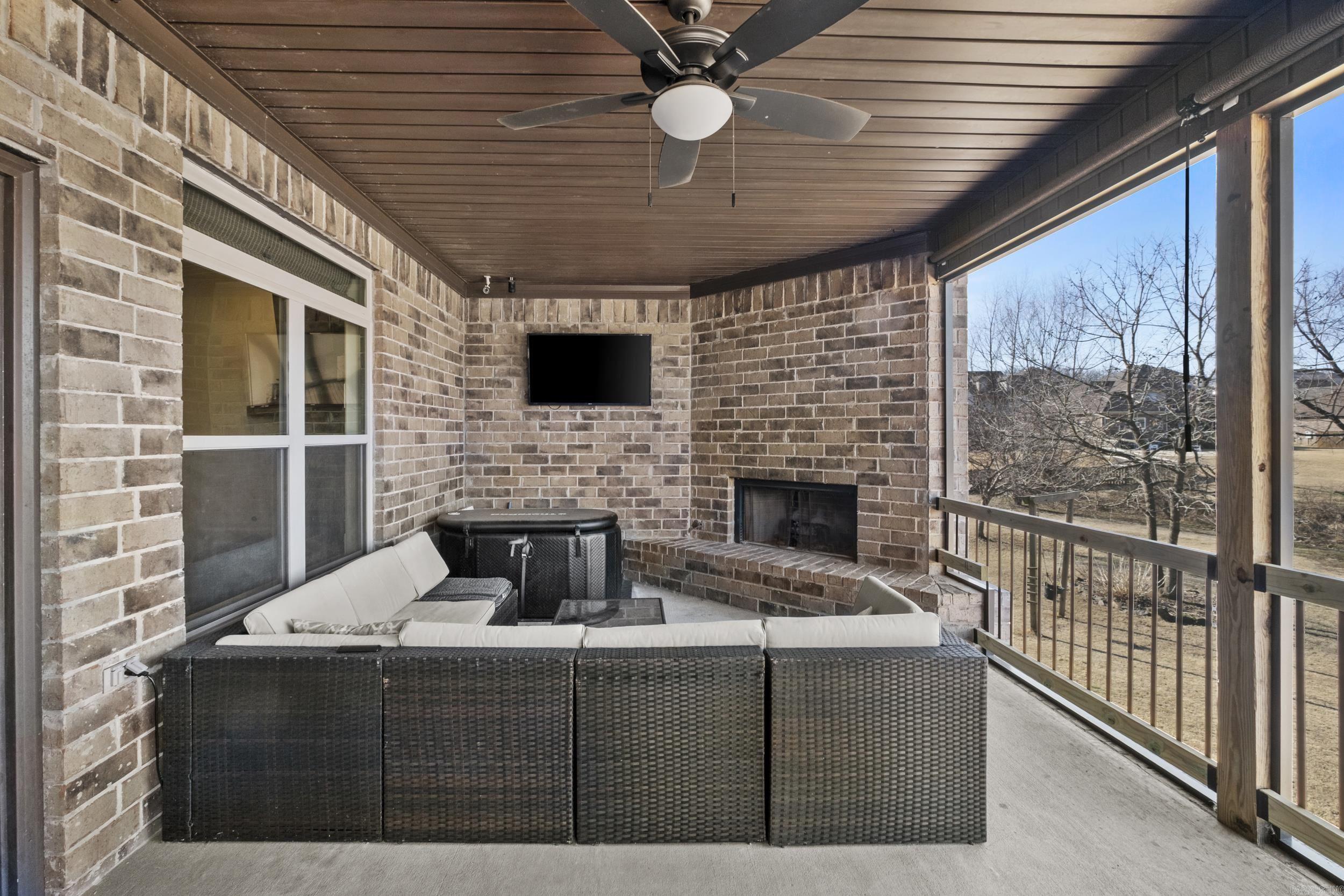 KENSINGTON - Residential