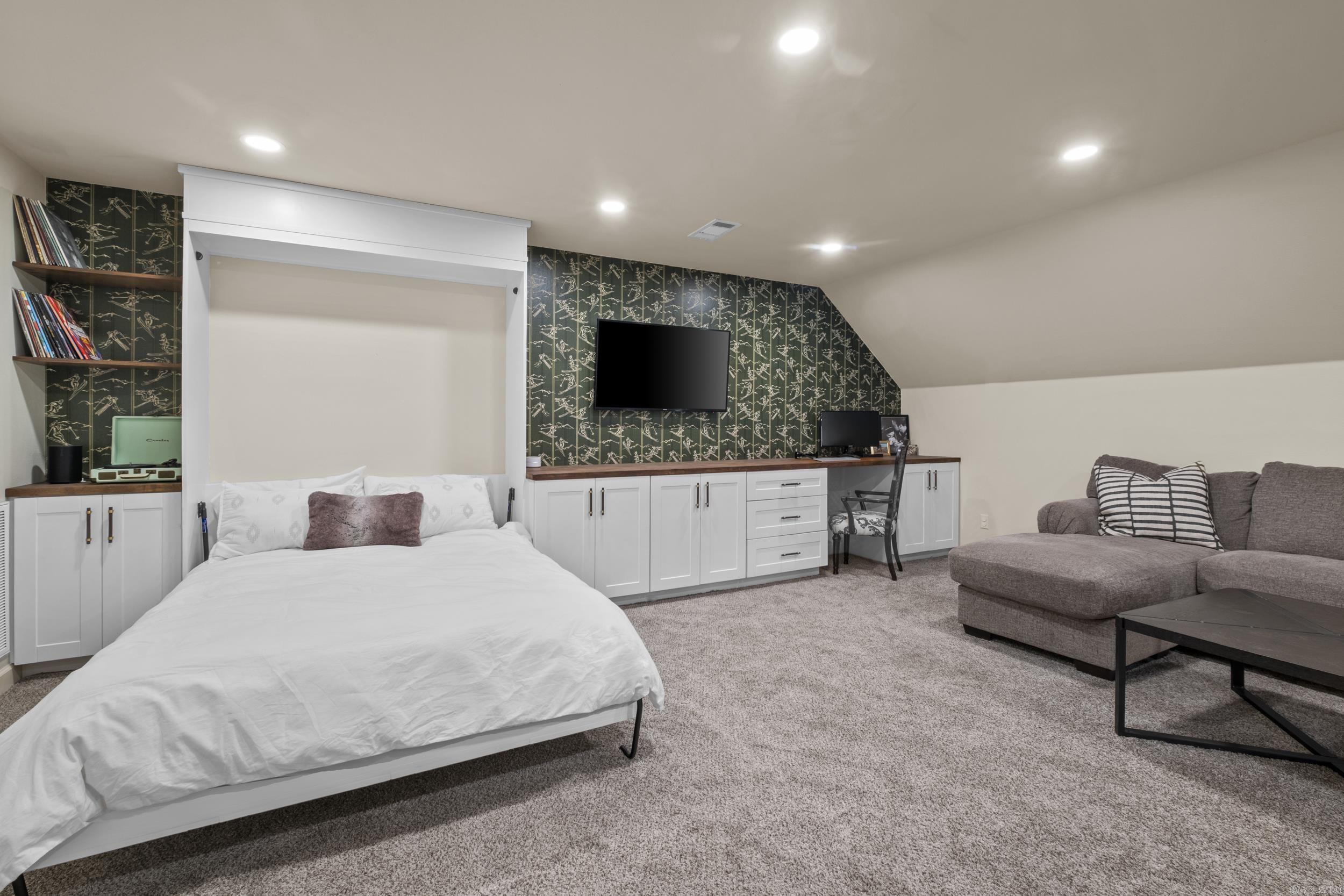 KENSINGTON - Residential