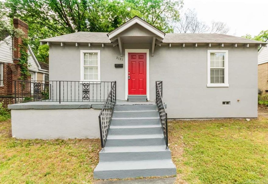 Great 3Bd/2Ba home in the historic Wright Street neighborhood in Little Rock! Beautiful hardwood floors in the living areas and kitchen. eat-in-kitchen that is perfect for enjoying those family meals. Carpeted bedrooms with plenty of closet space. Awesome back deck with big back yard! The lease for this property is for 18 months and income has to be three times the amount of rent unless you have a housing voucher.