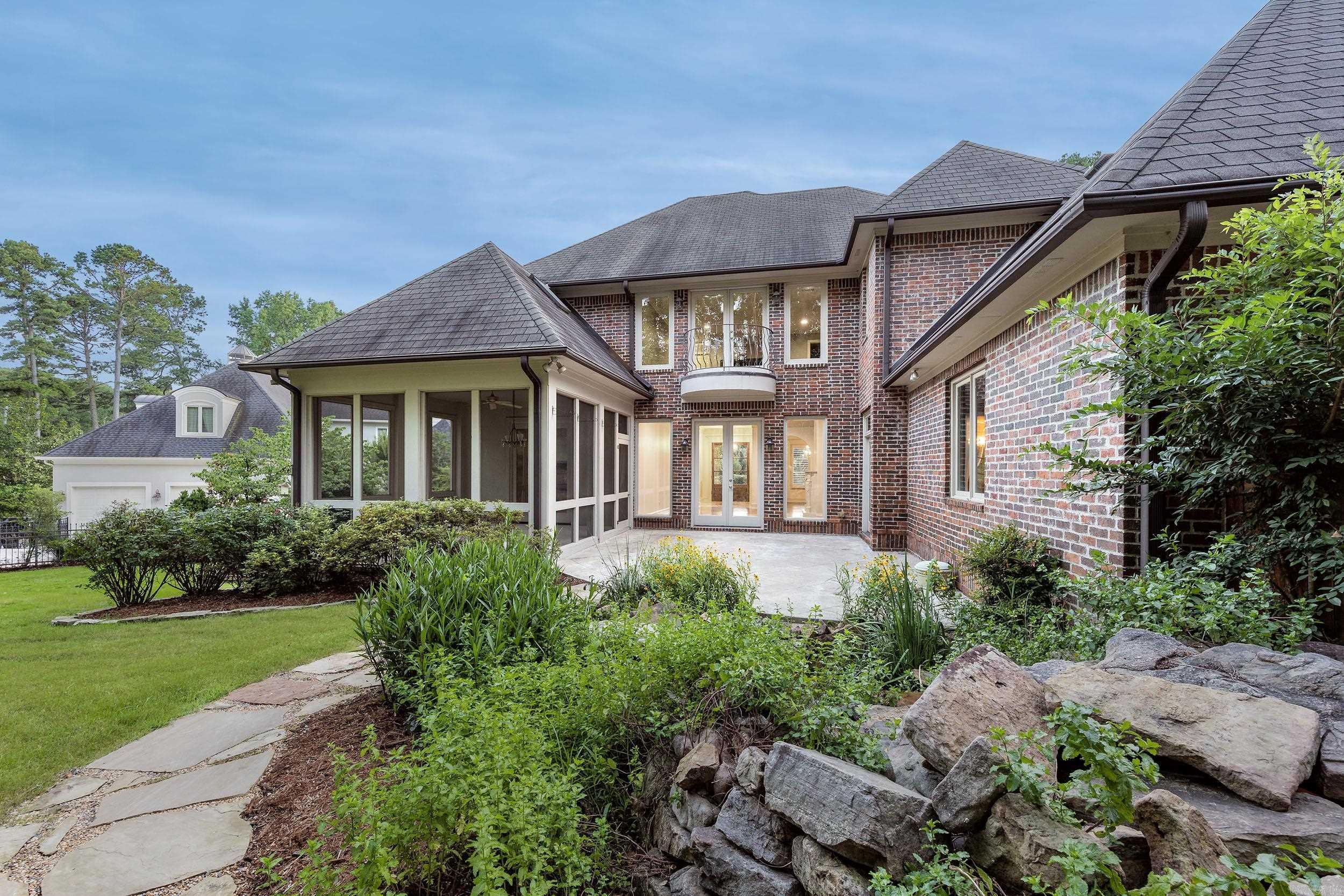CHENAL VALLEY AVIGNON COURT - Residential