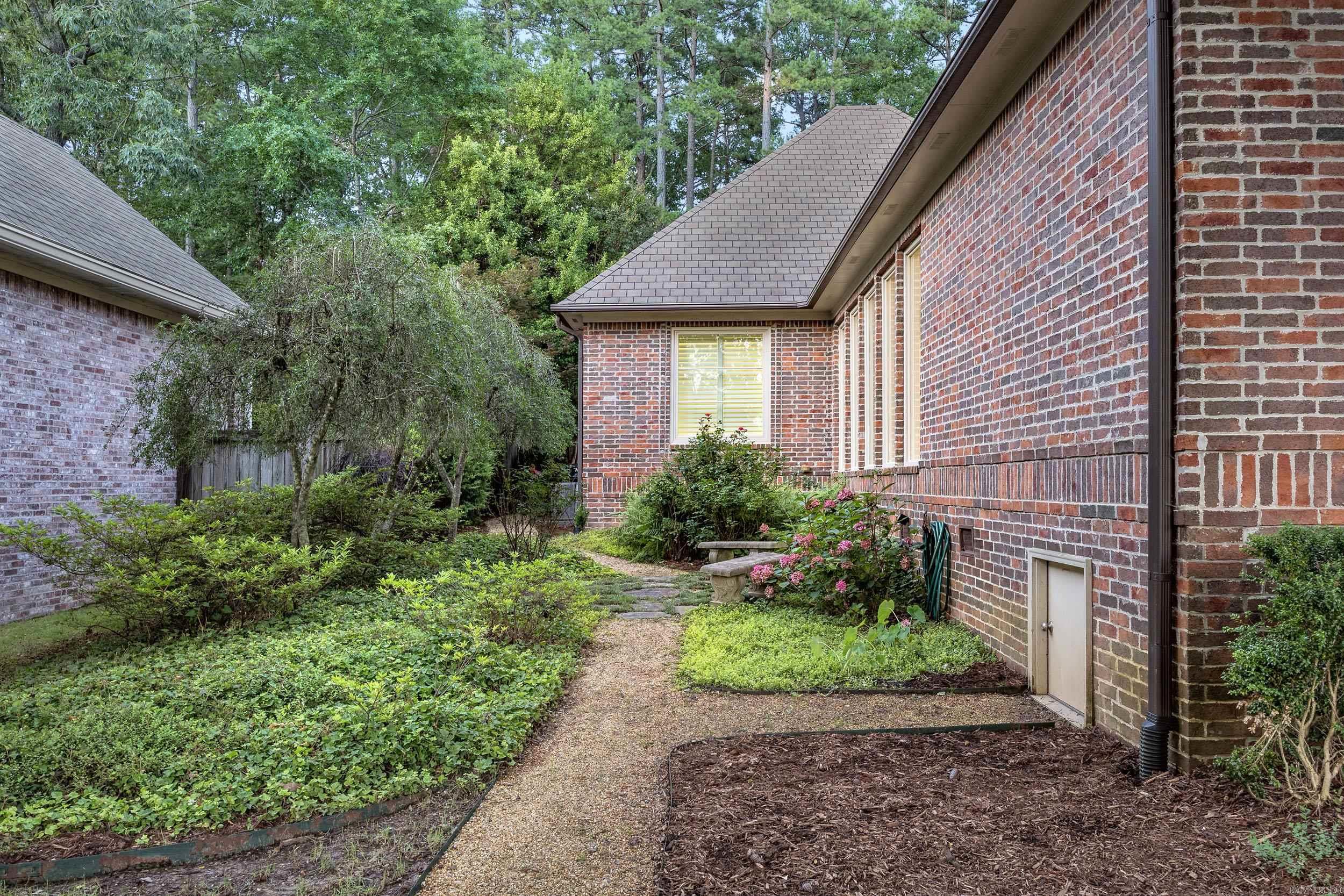 CHENAL VALLEY AVIGNON COURT - Residential