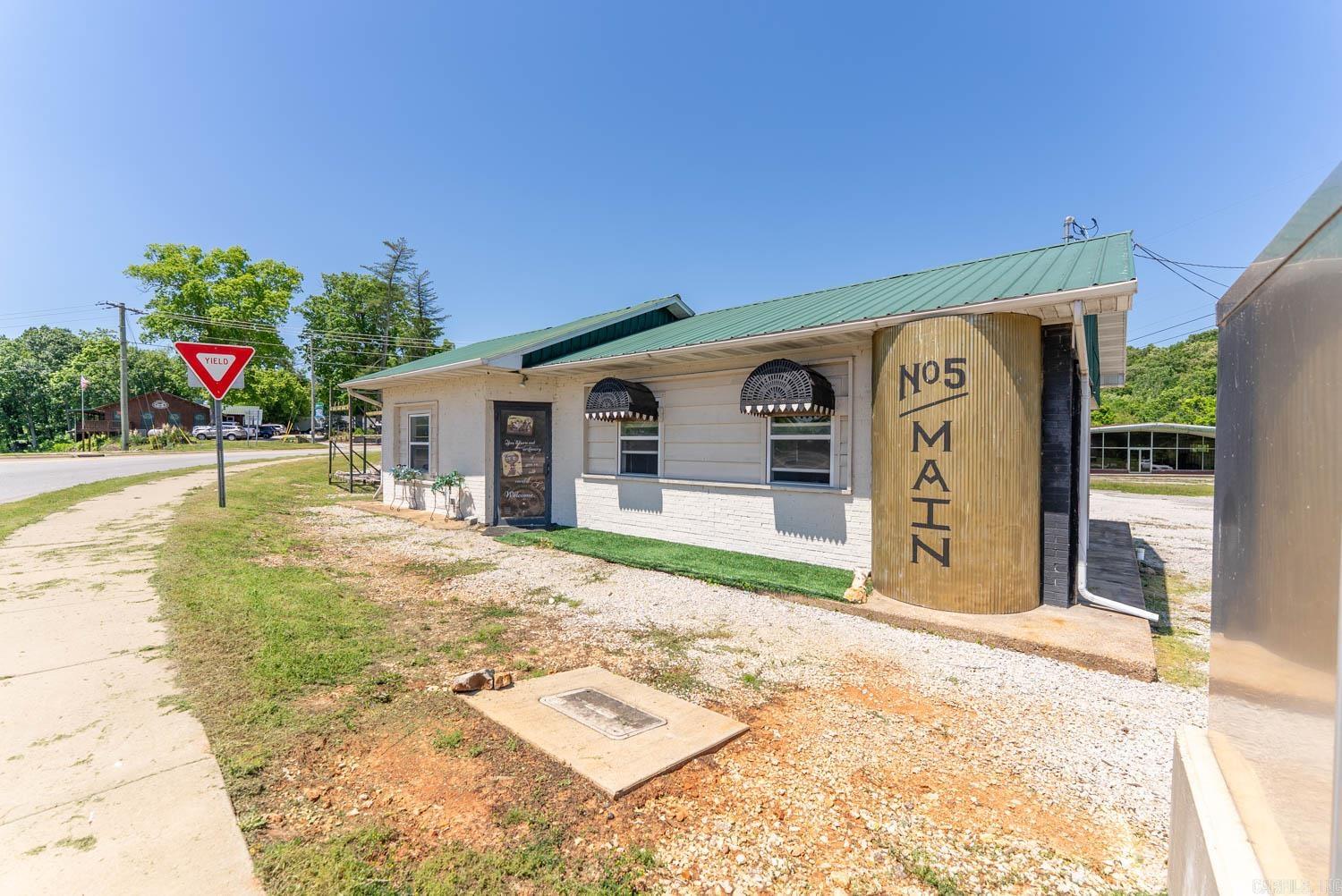 Mammoth Spring - Commercial Sale