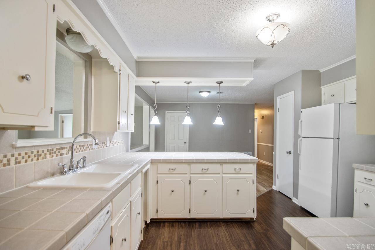 OAK MEADOWS - Residential