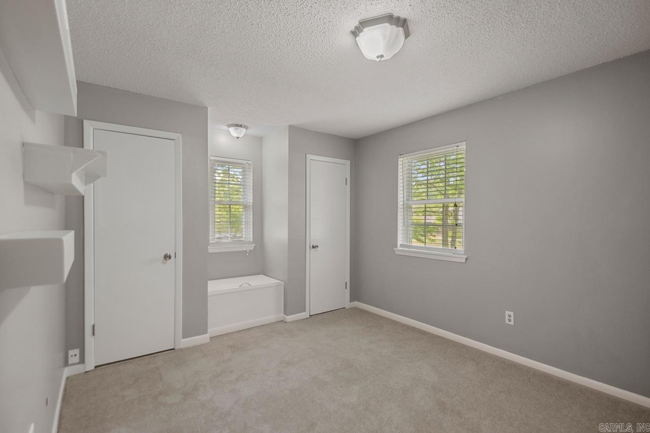 OAK MEADOWS - Residential