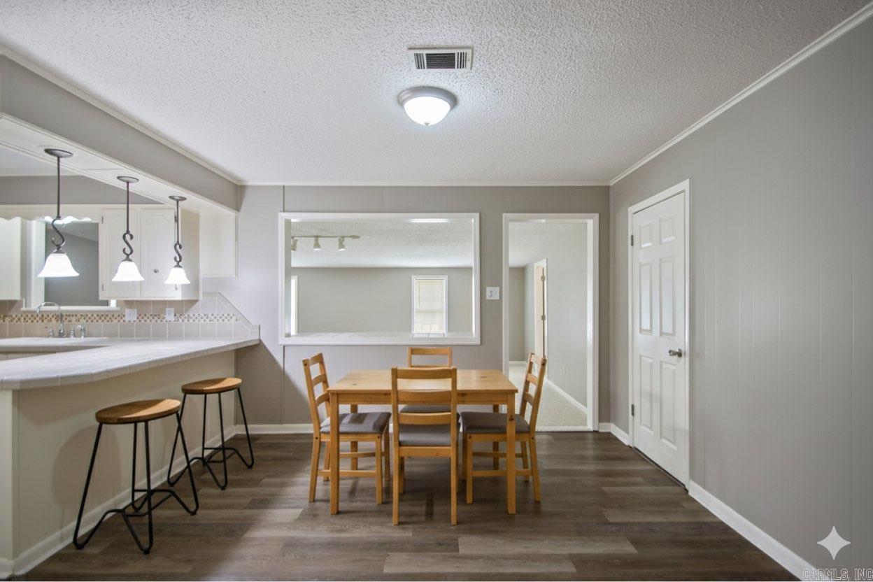 OAK MEADOWS - Residential