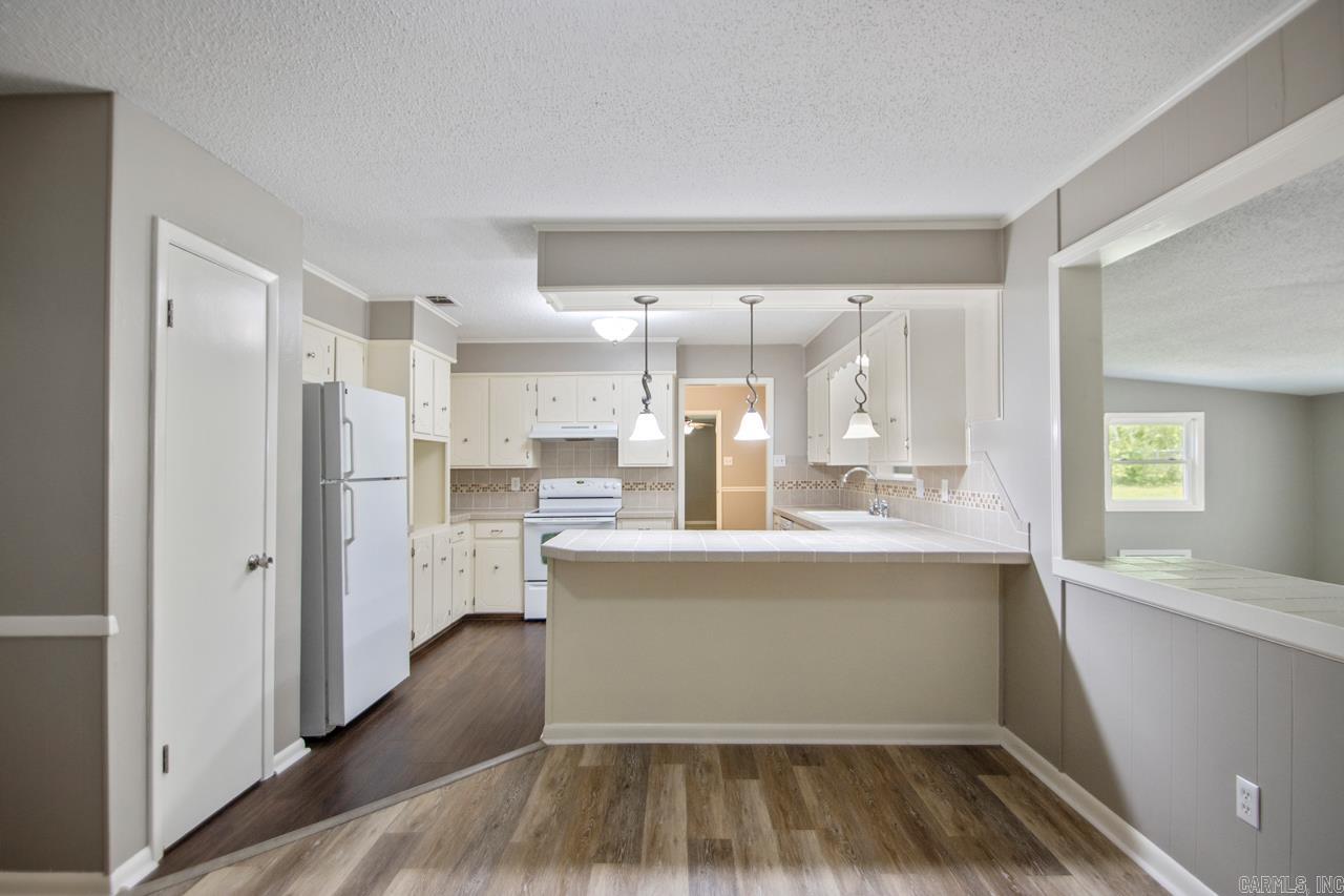 OAK MEADOWS - Residential