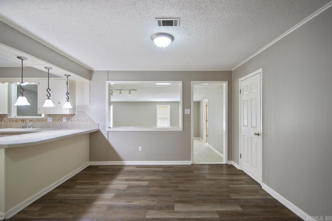 OAK MEADOWS - Residential