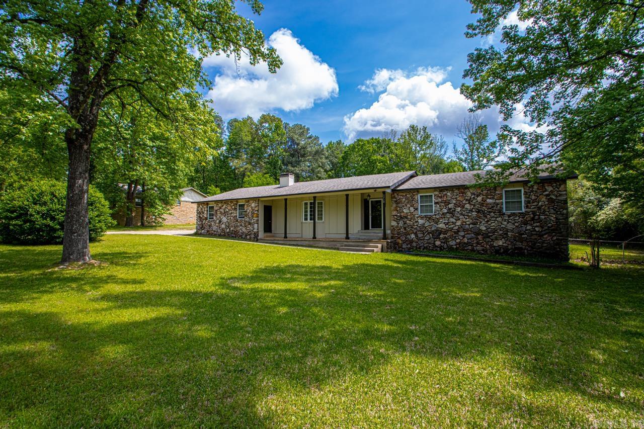 OAK MEADOWS - Residential