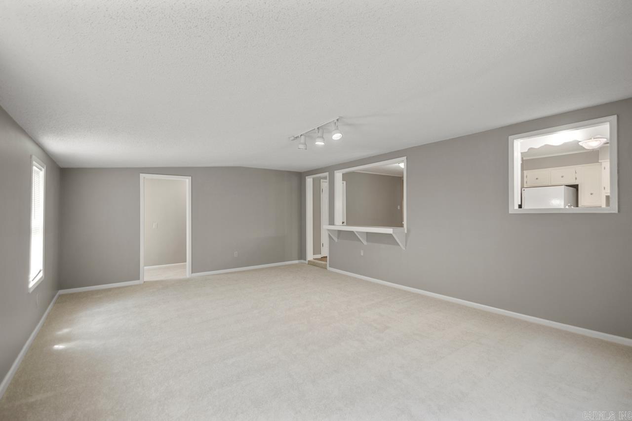 OAK MEADOWS - Residential