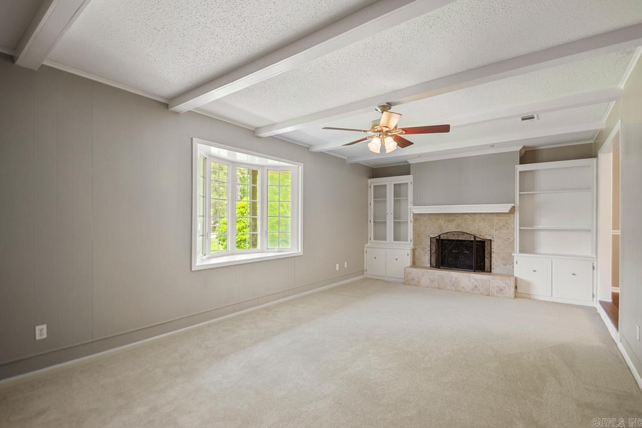 OAK MEADOWS - Residential