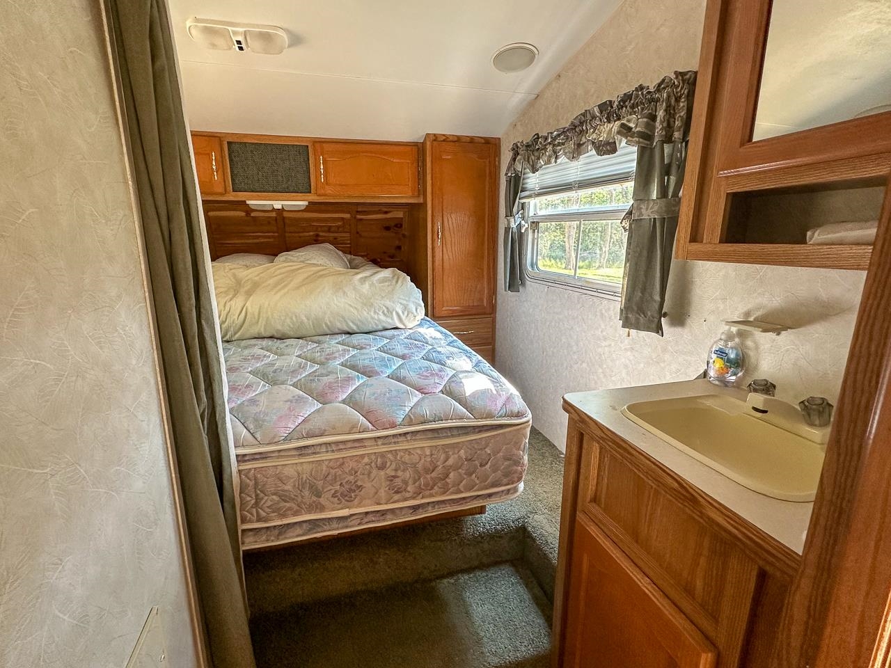 White Horse Mountain - Land