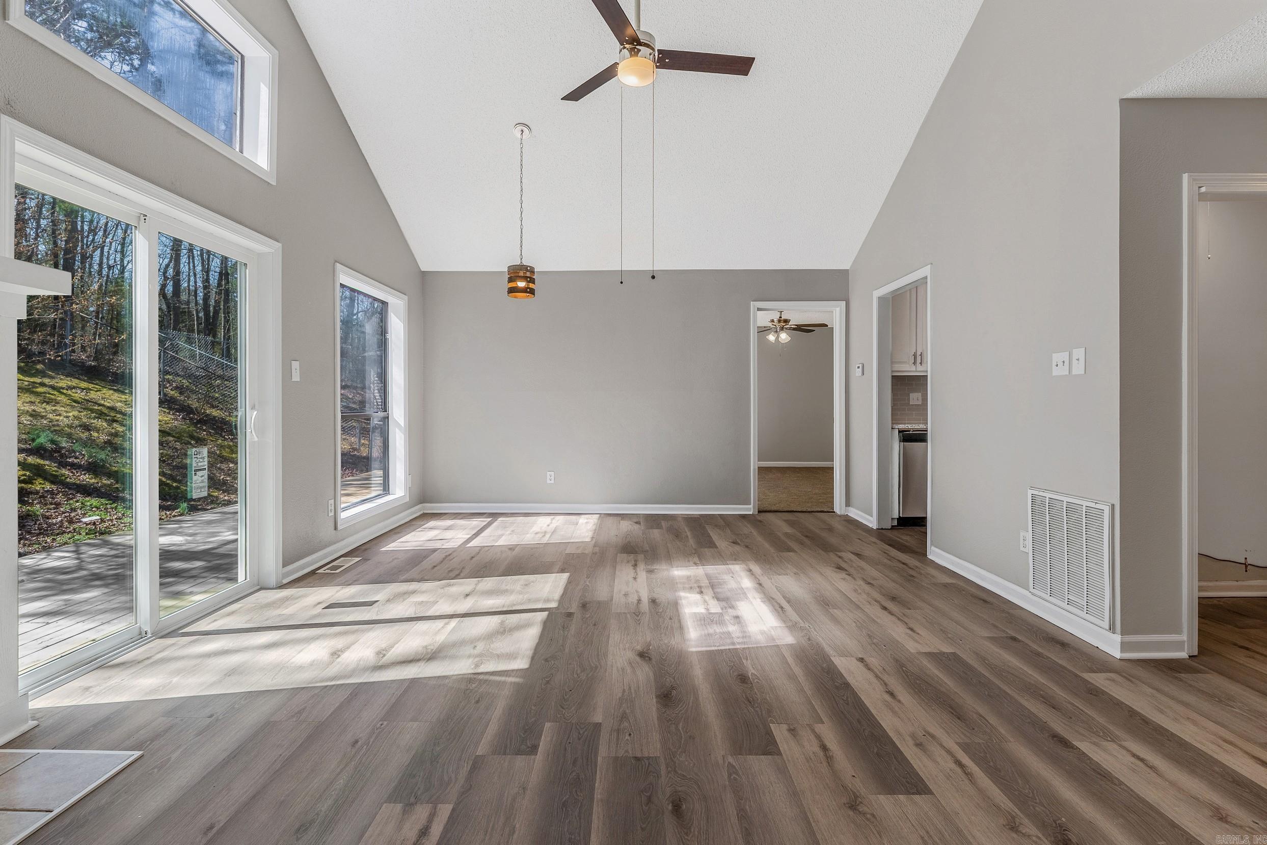 SHADOW RIDGE VILLAS - Residential