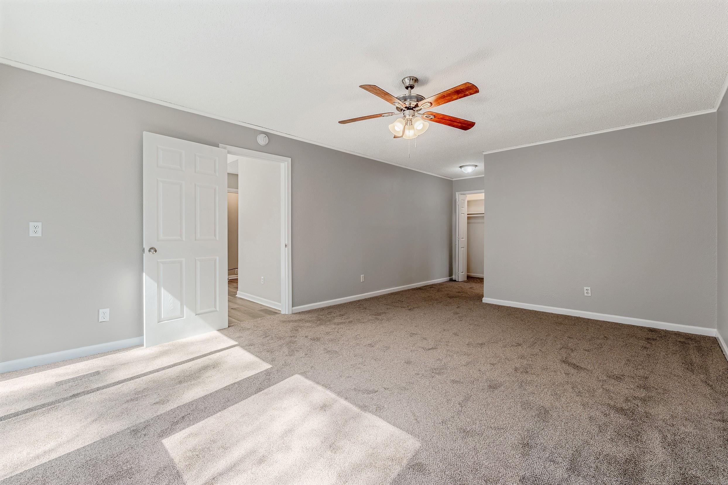 SHADOW RIDGE VILLAS - Residential