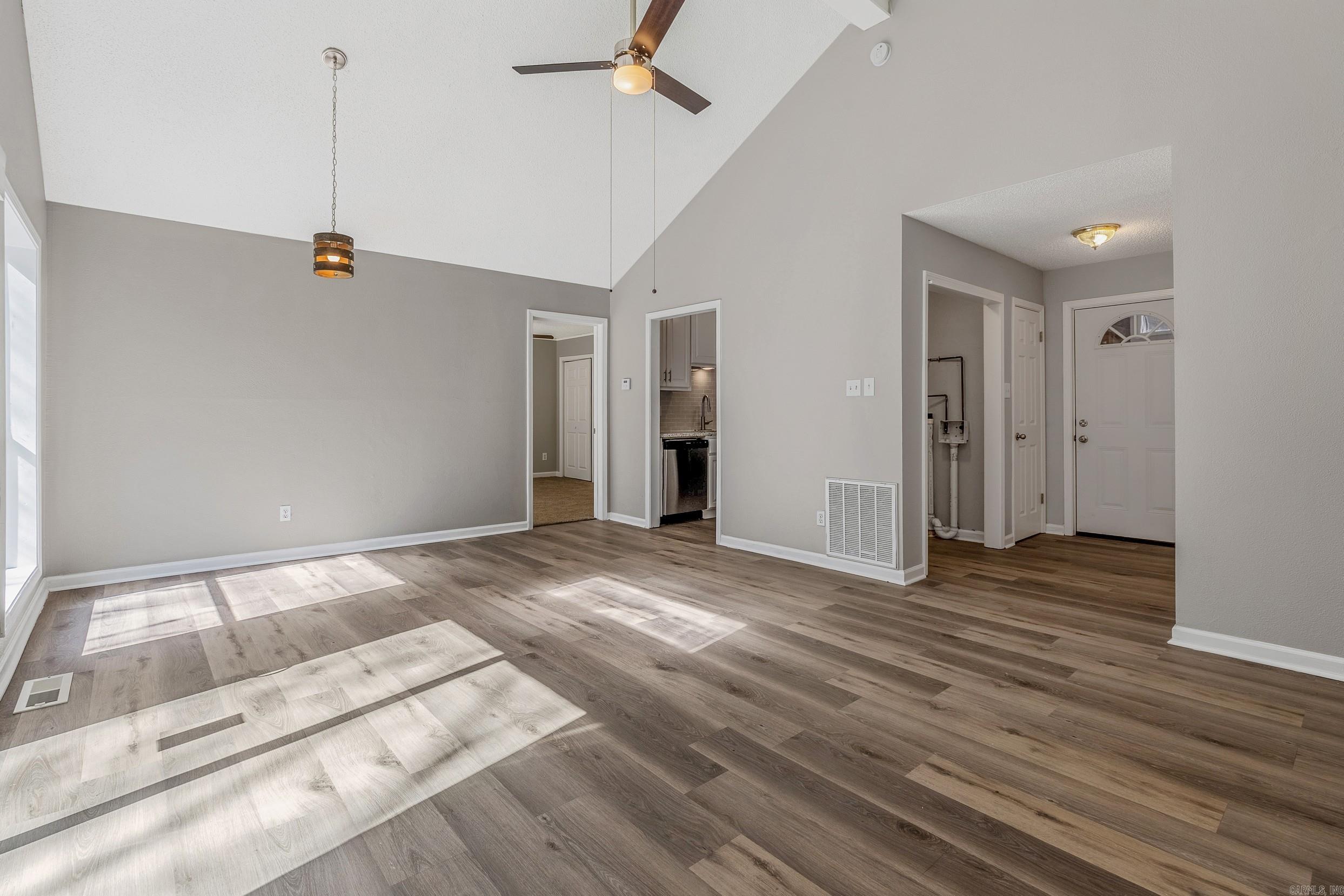 SHADOW RIDGE VILLAS - Residential