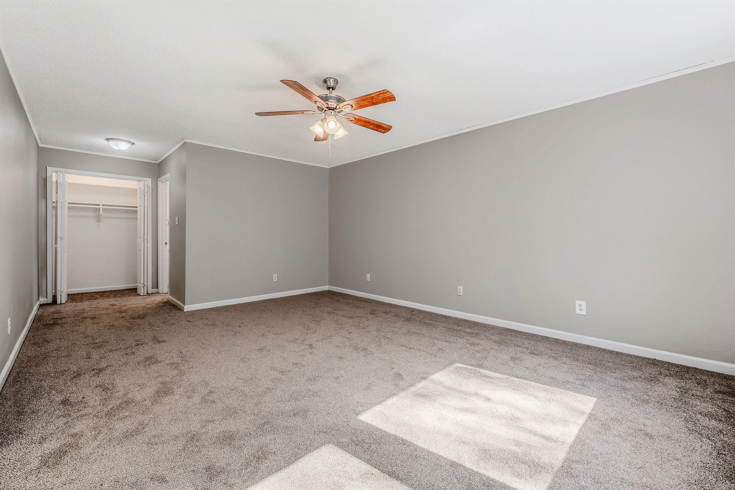 SHADOW RIDGE VILLAS - Residential