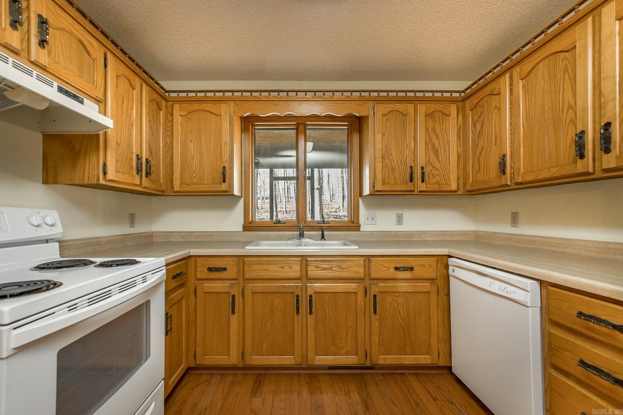 CASTLE RIDGE HEIGHTS - Residential