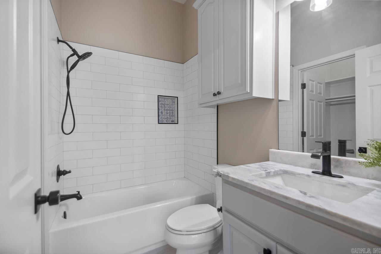 WOODLANDS EDGE - Residential