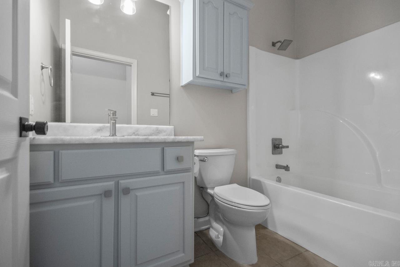 WOODLANDS EDGE - Residential