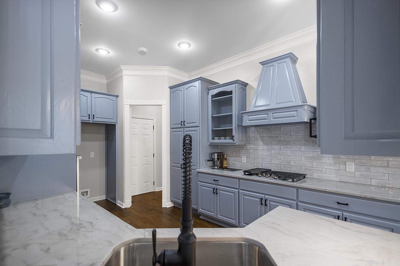 WOODLANDS EDGE - Residential