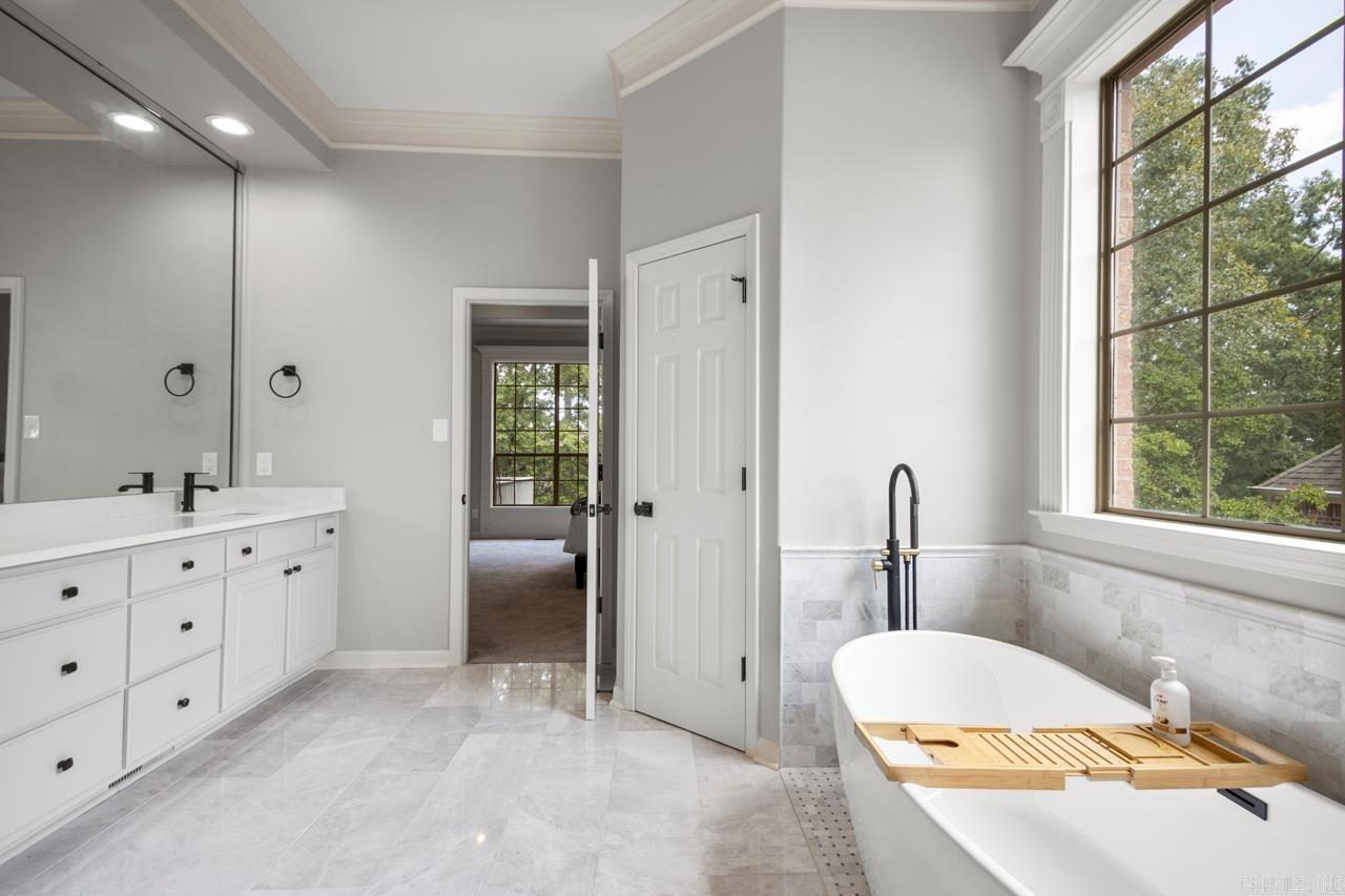 WOODLANDS EDGE - Residential