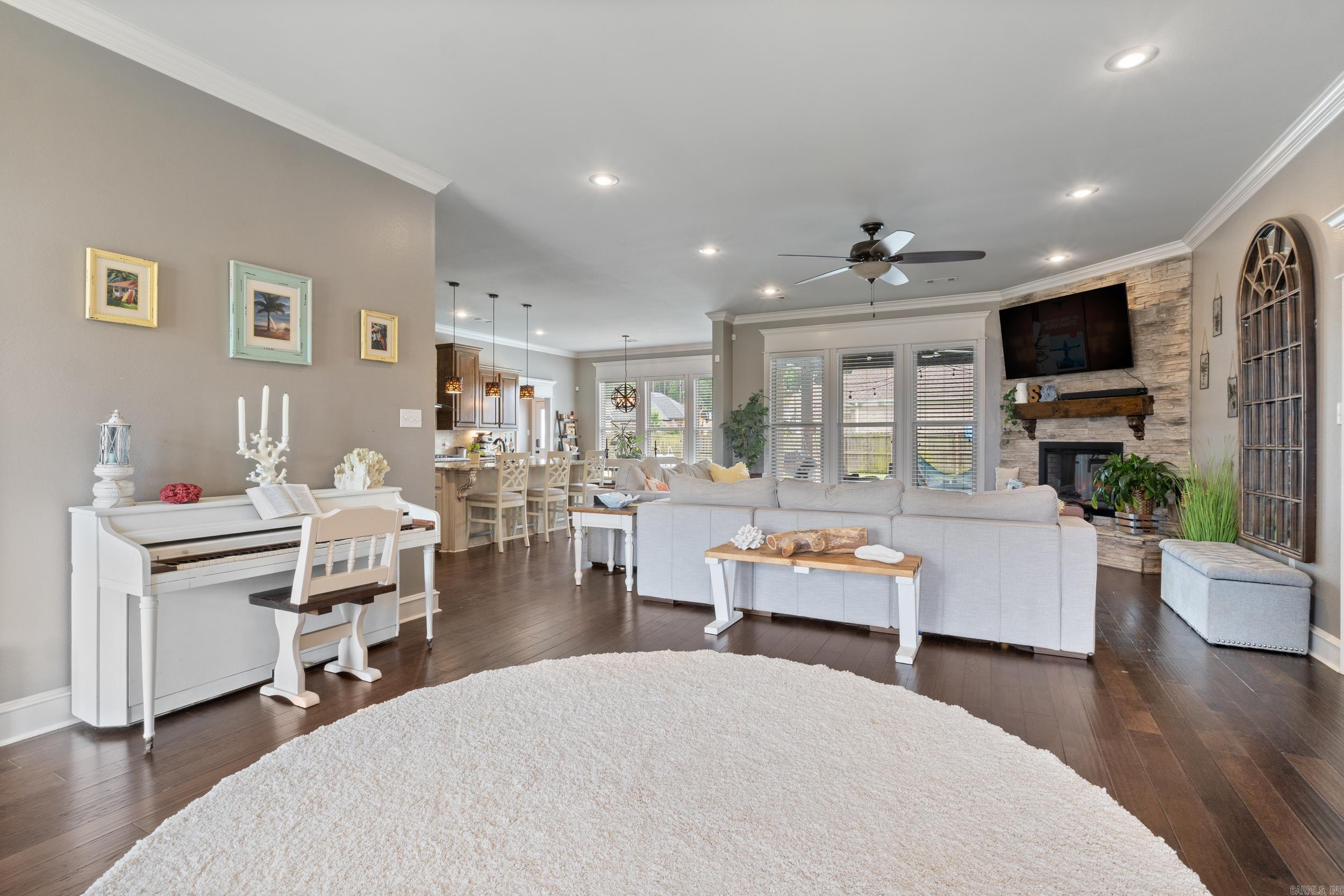 SALEM WOODS - Residential