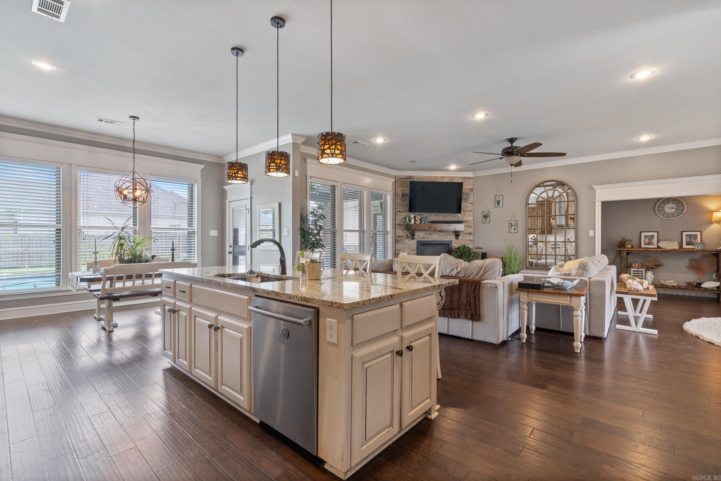 SALEM WOODS - Residential