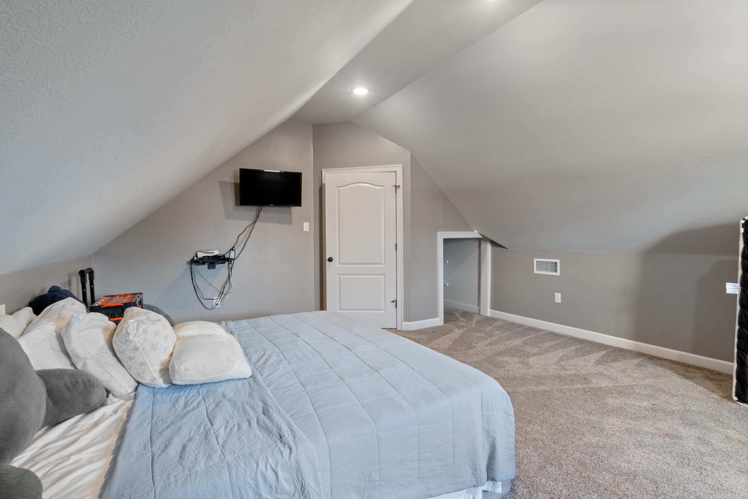 SALEM WOODS - Residential