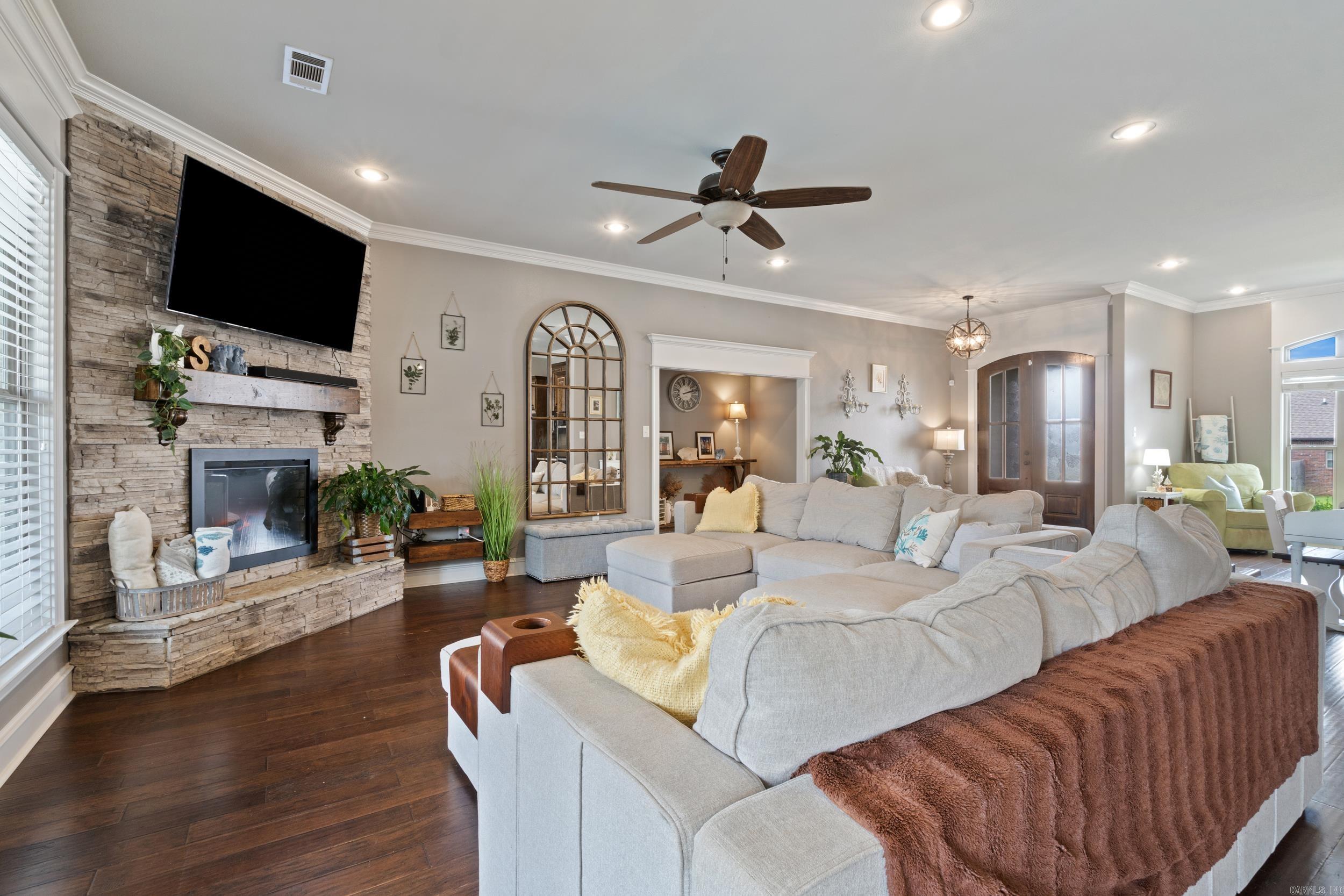 SALEM WOODS - Residential