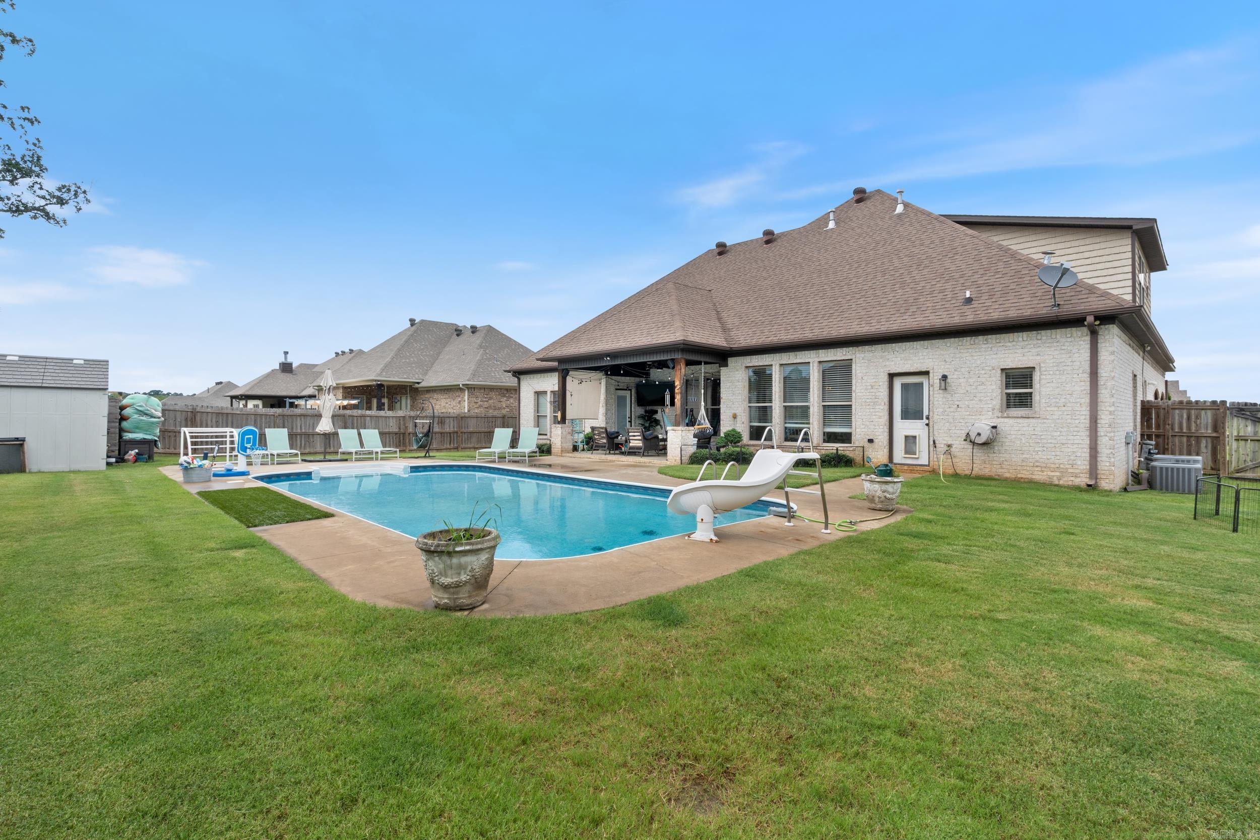 SALEM WOODS - Residential