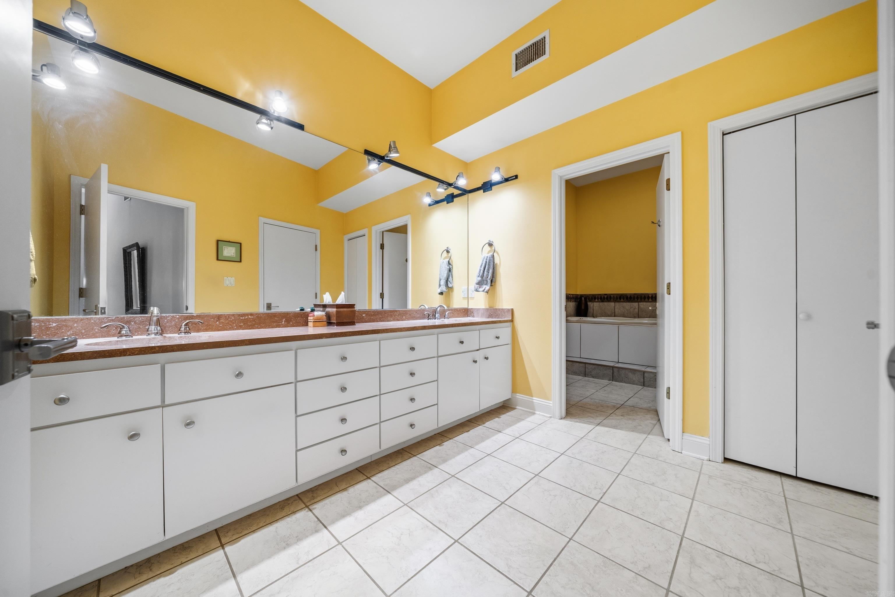 DIAMOND SPRINGS ESTATES HPR - Residential