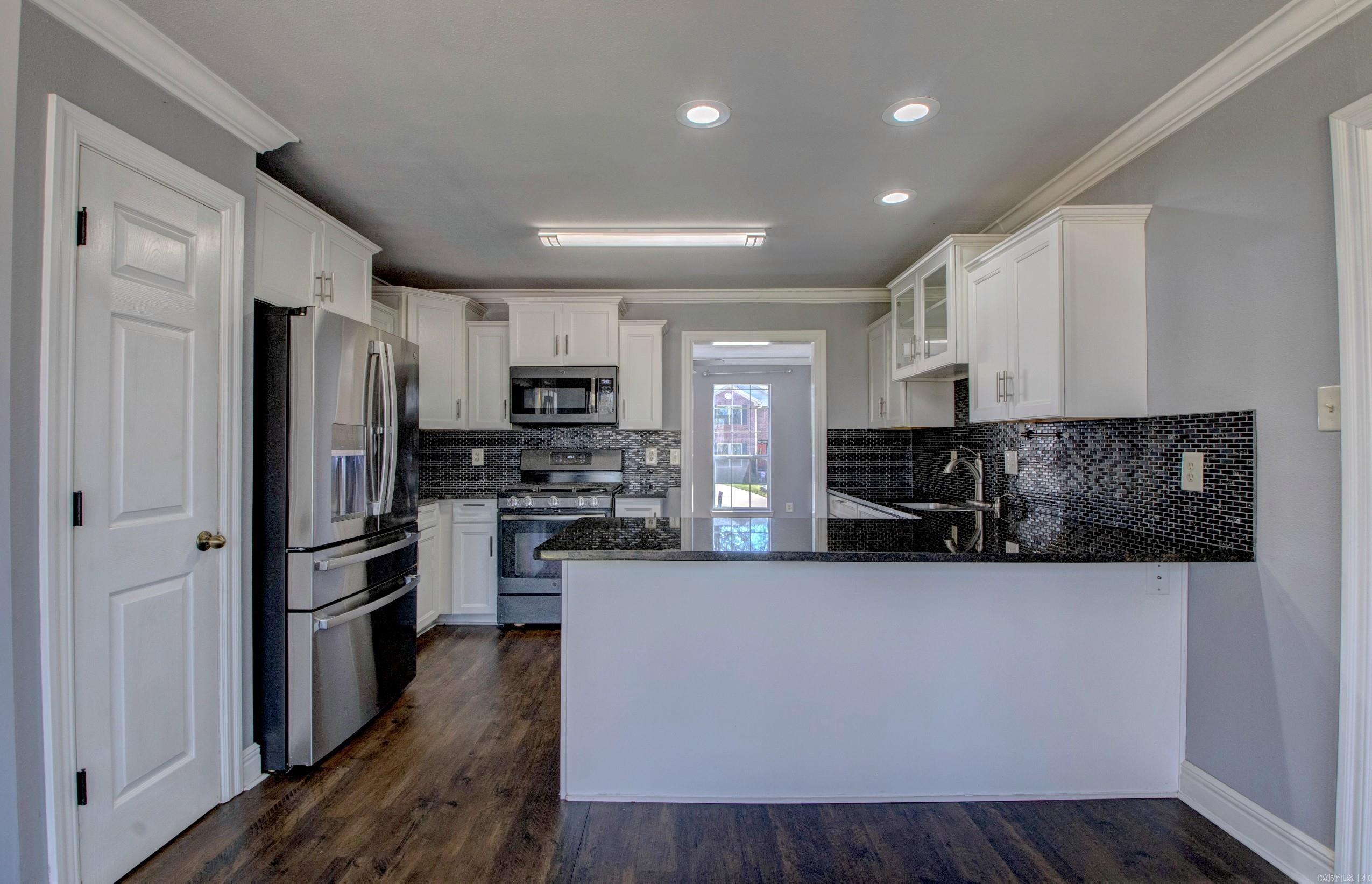 RIVER OAKS - Residential