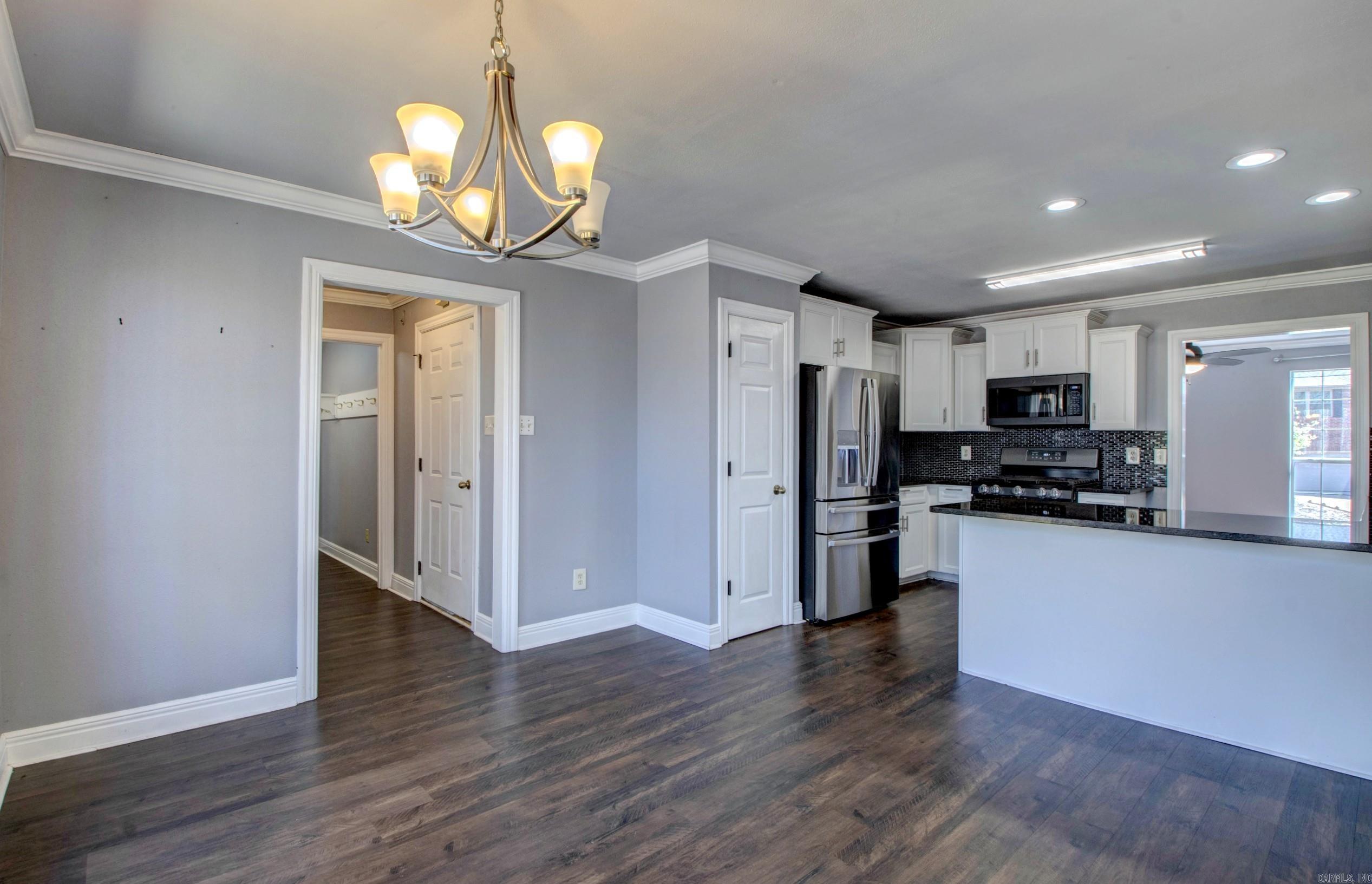 RIVER OAKS - Residential