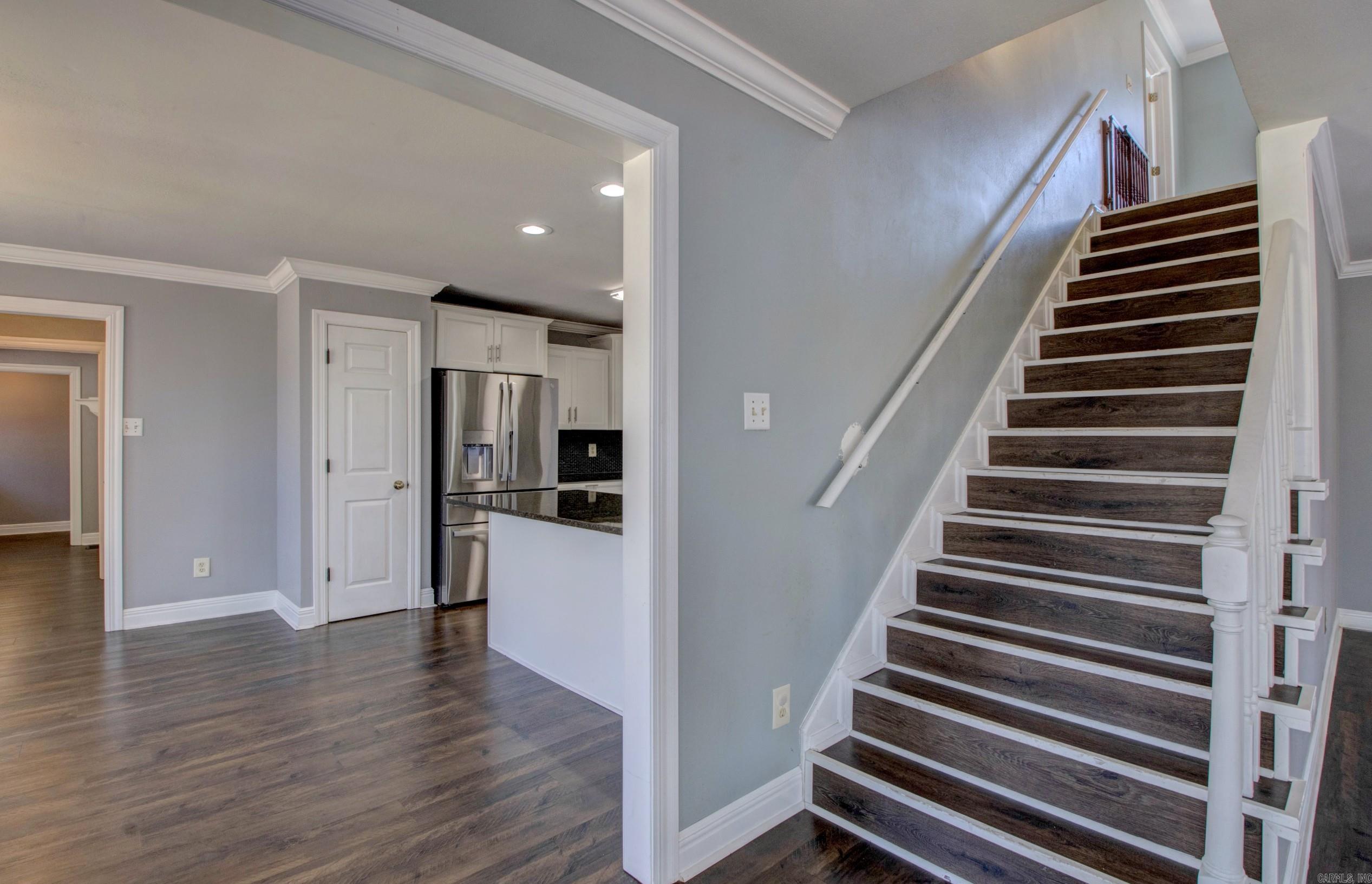 RIVER OAKS - Residential