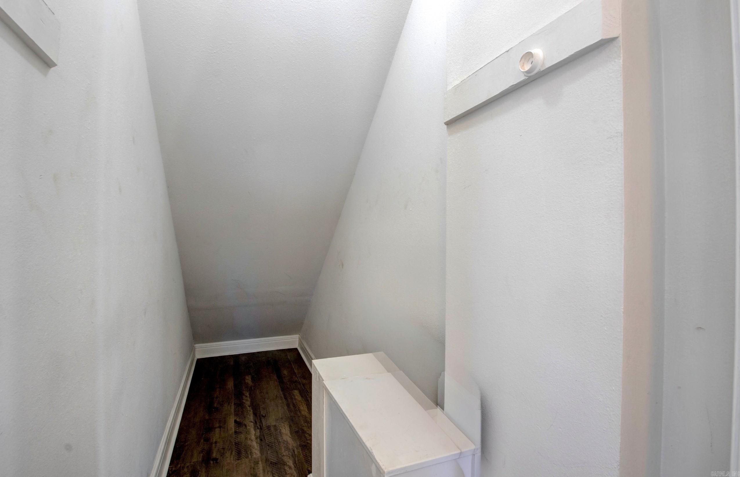 RIVER OAKS - Residential