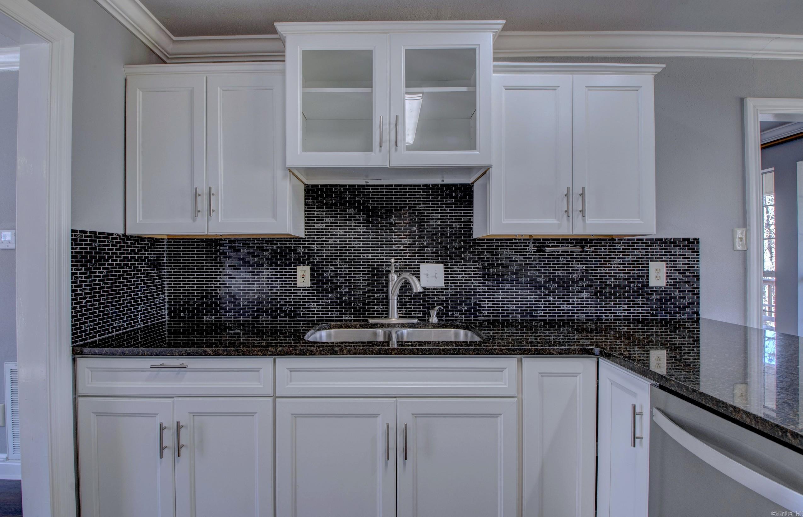 RIVER OAKS - Residential