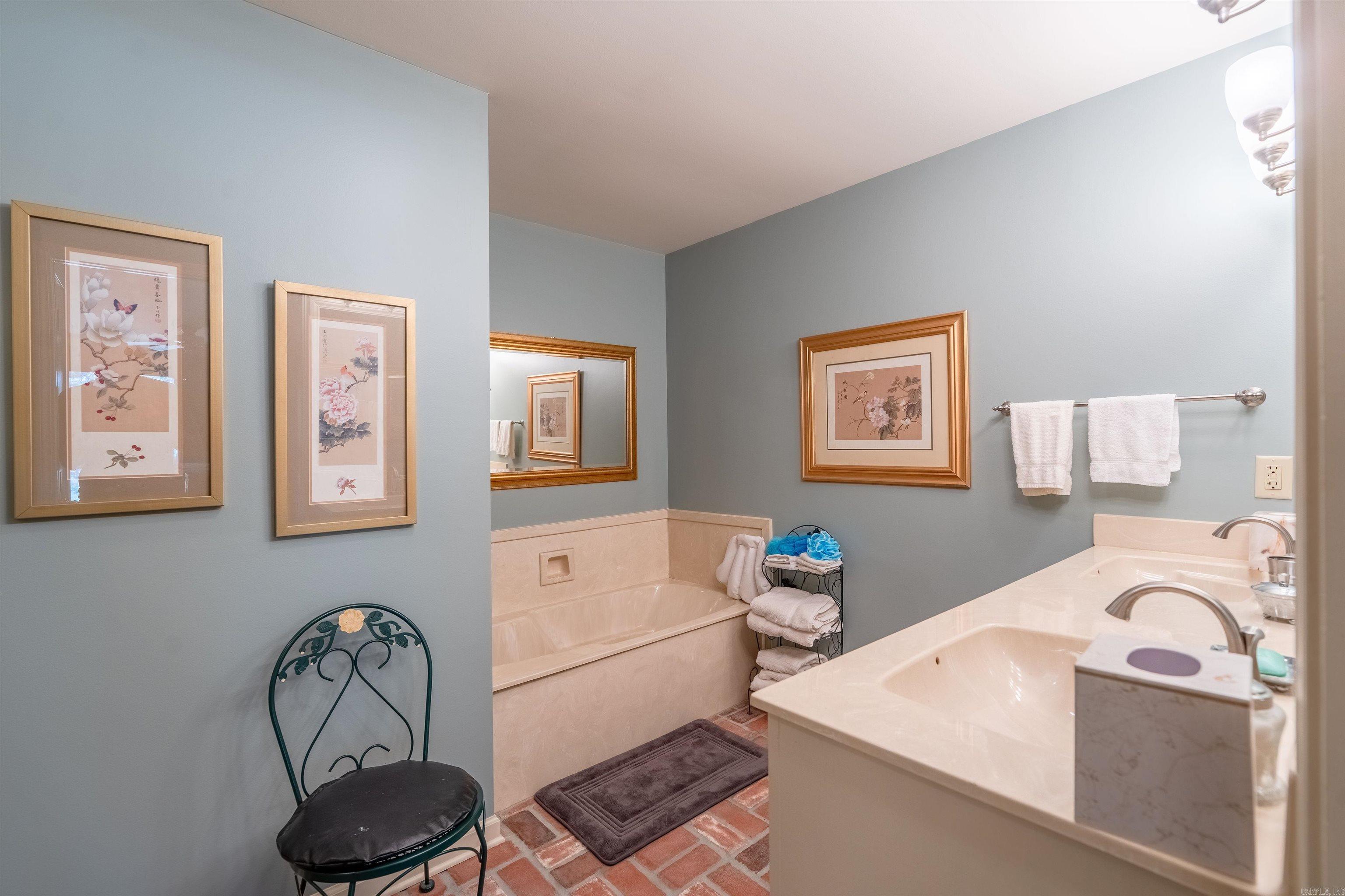 EI: SHADY COVE - Residential