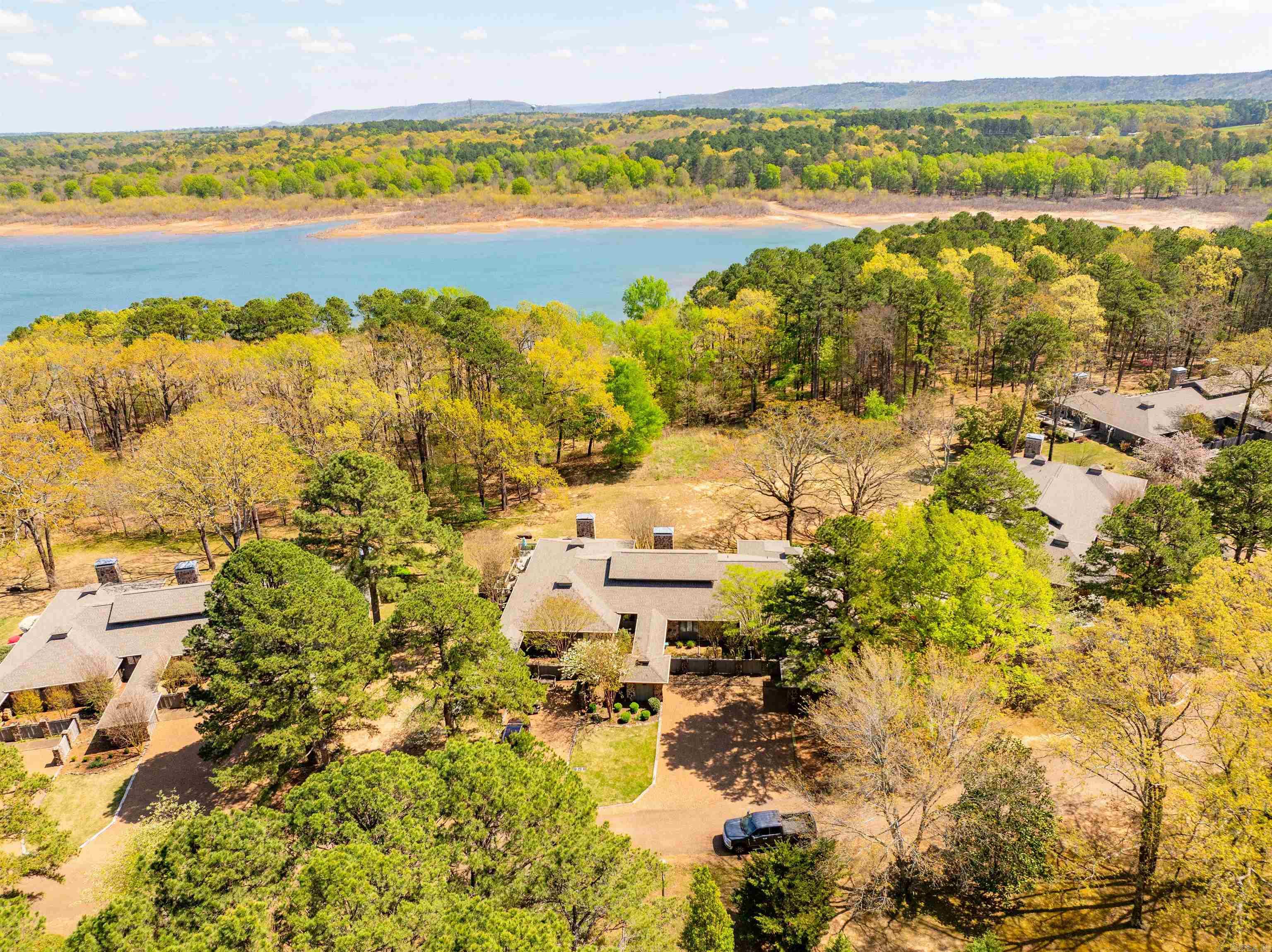 EI: SHADY COVE - Residential