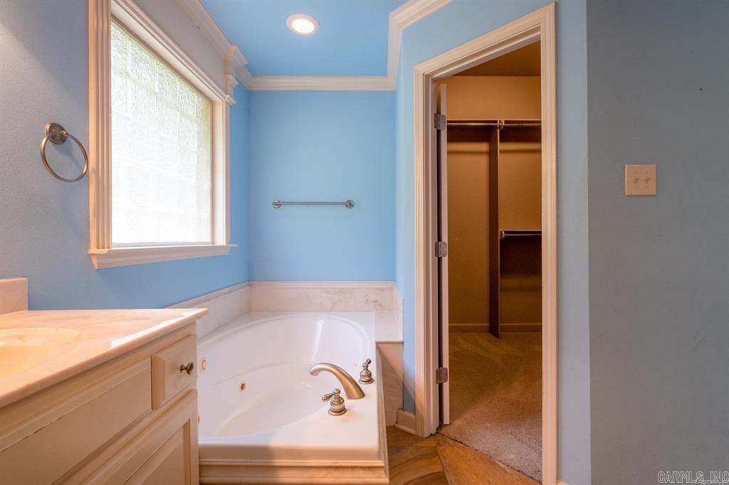 AUSTIN LAKES ON THE BAY ADDN - Residential